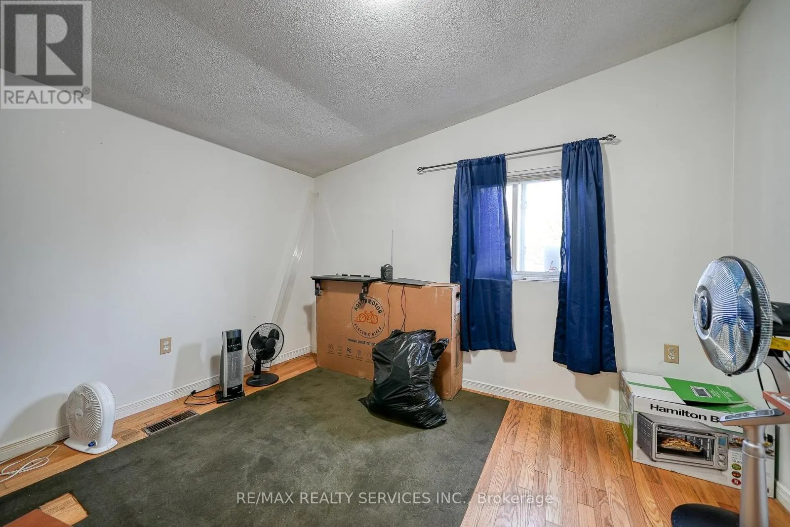 24 NORLAN AVENUE