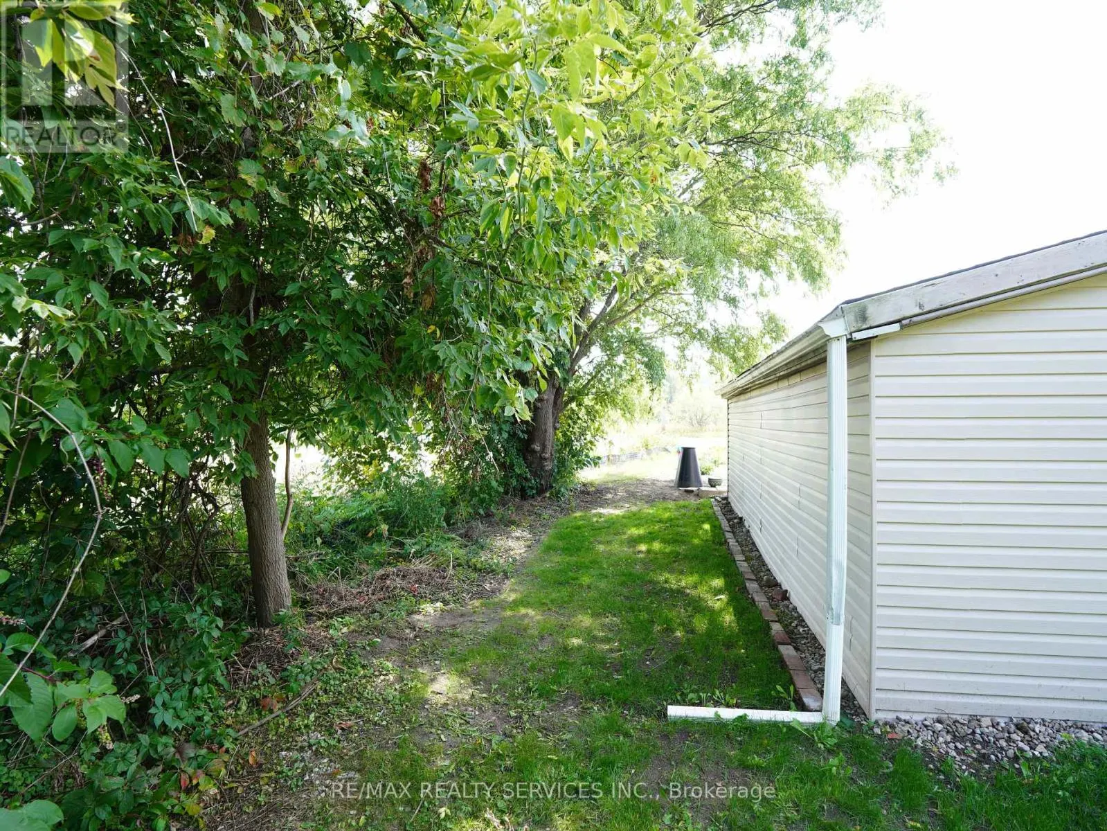 24 NORLAN AVENUE