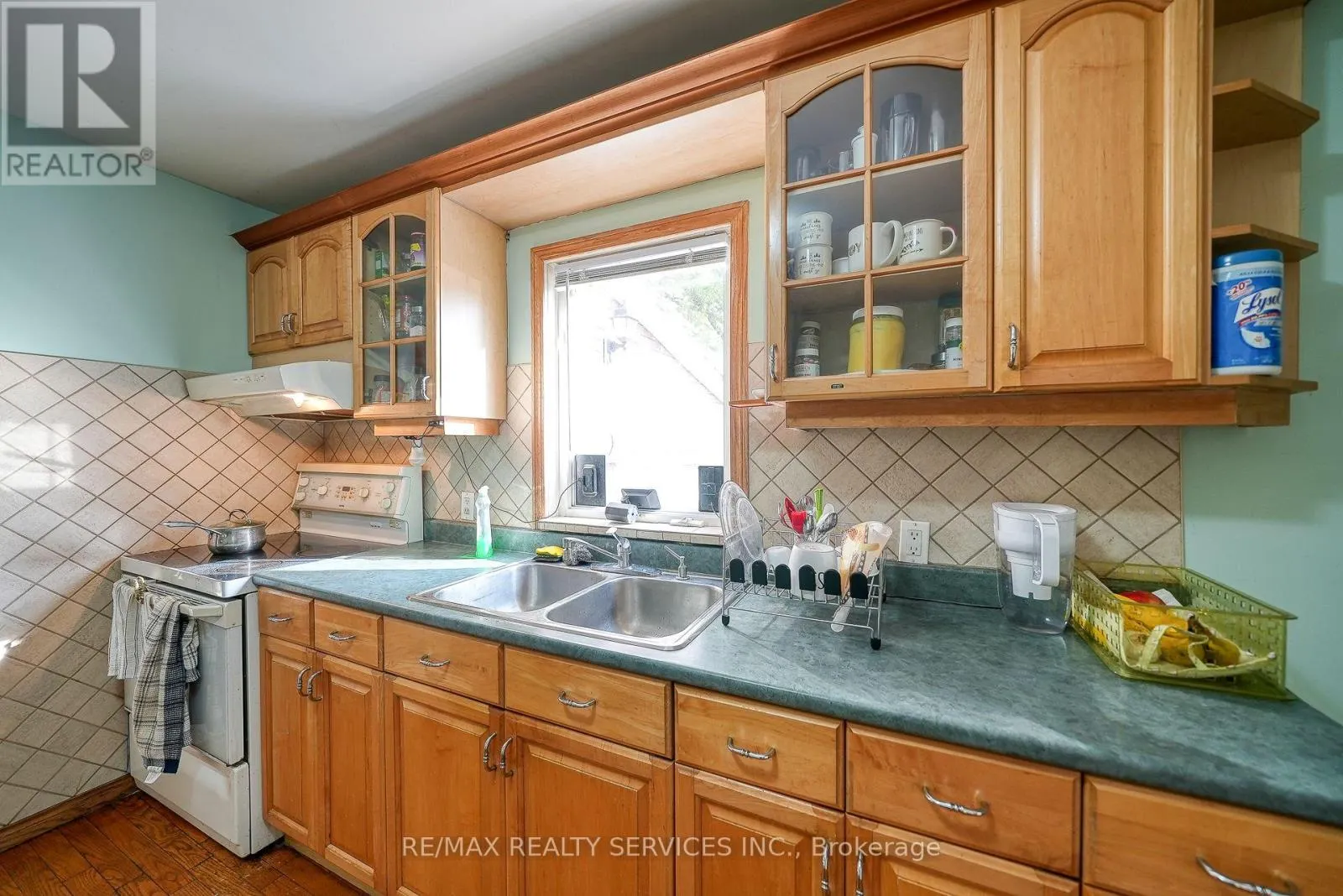 24 NORLAN AVENUE
