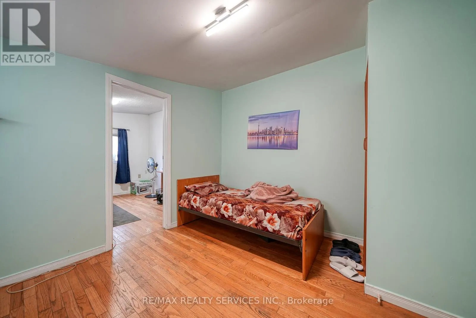24 NORLAN AVENUE