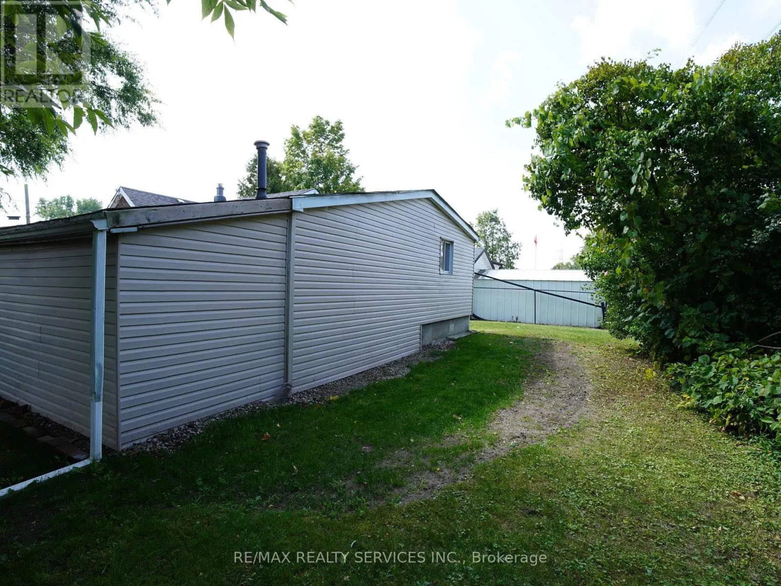 24 NORLAN AVENUE