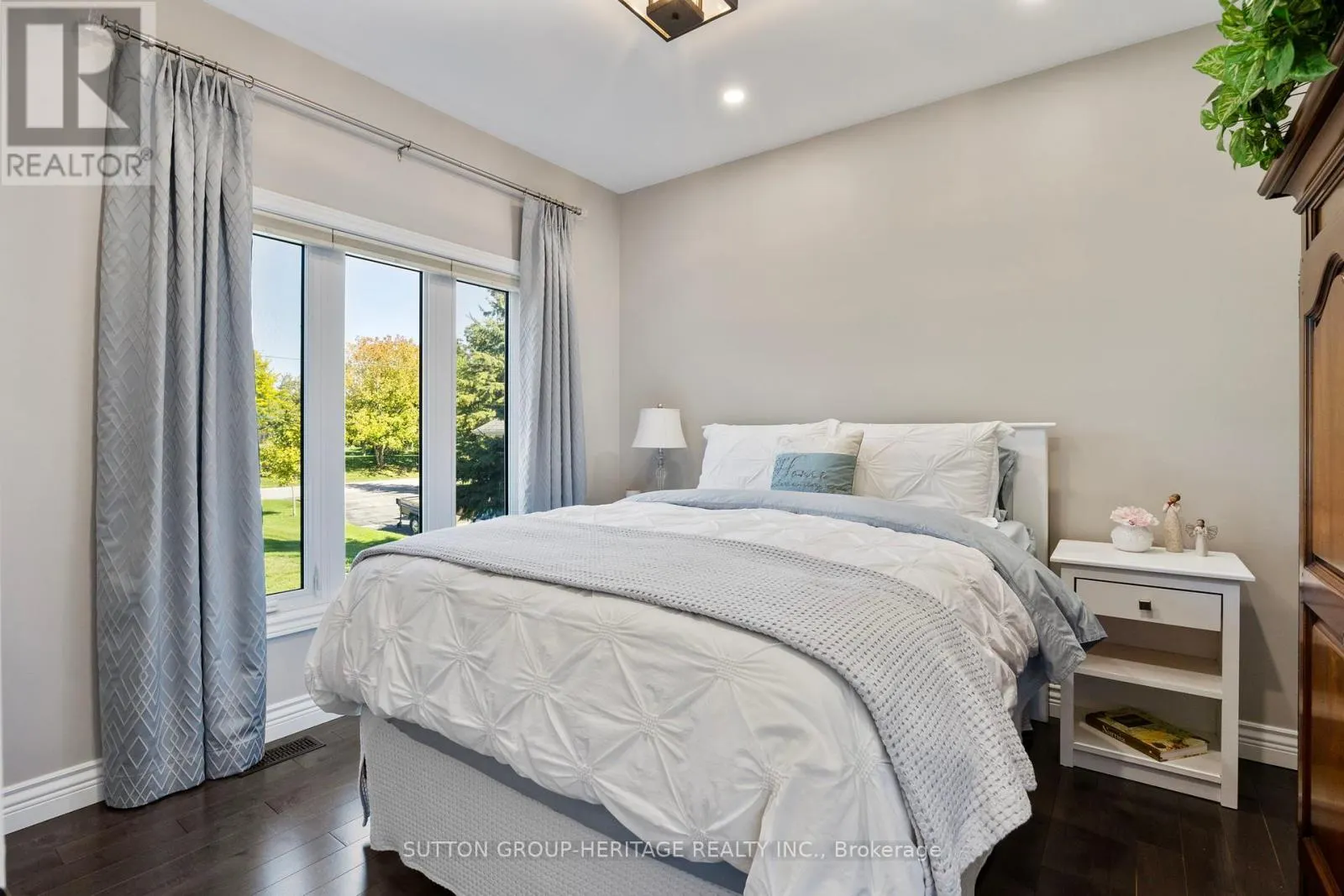 52 HILLSIDE DRIVE