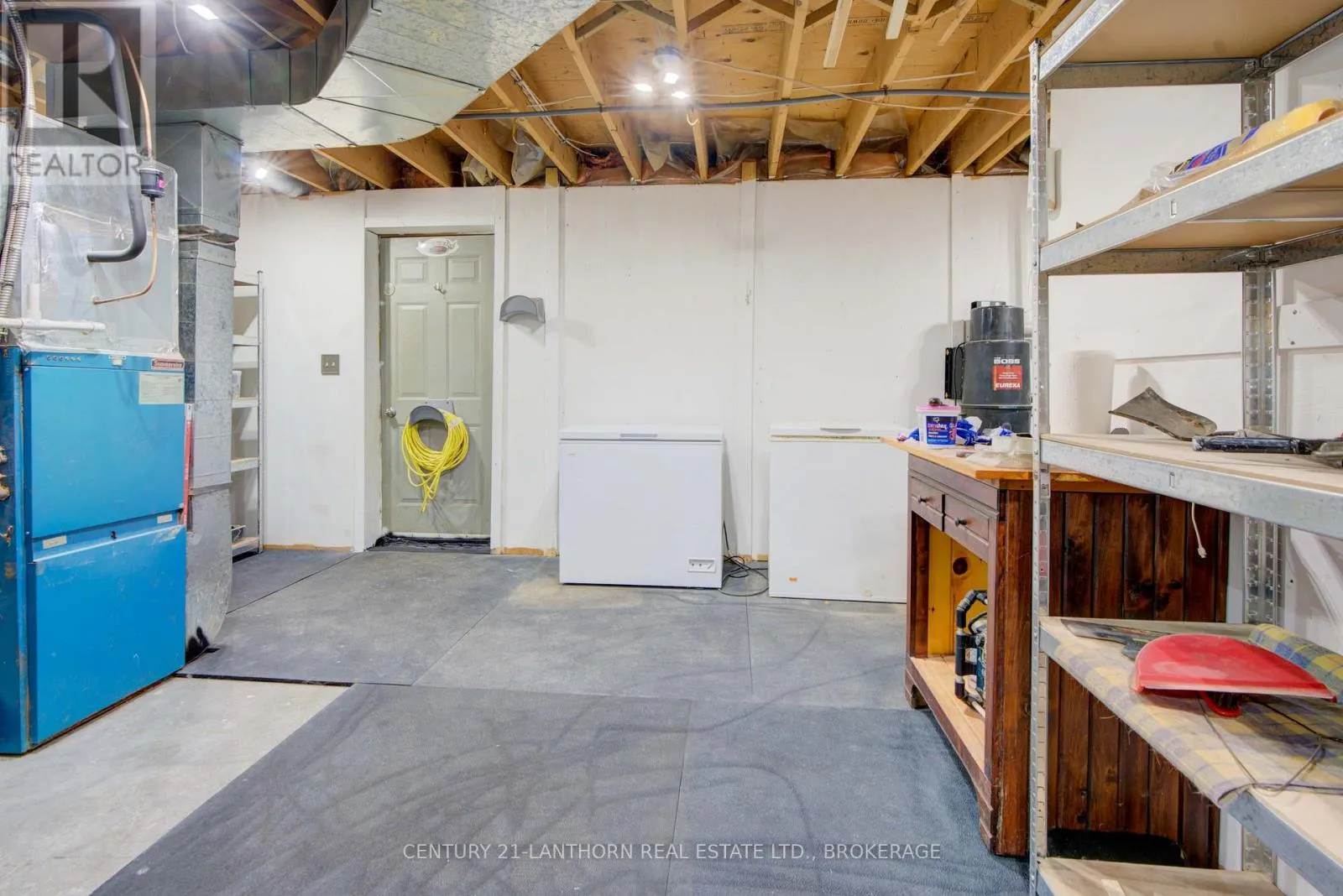 895 NINTH CONCESSION ROAD