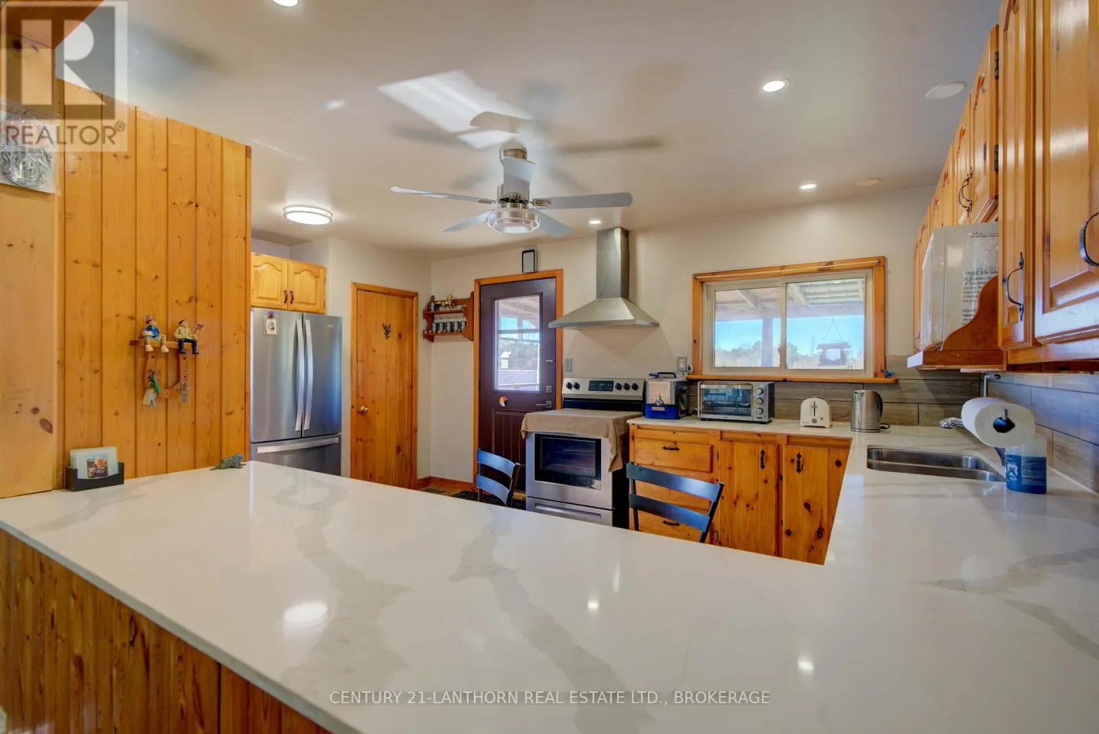 895 NINTH CONCESSION ROAD