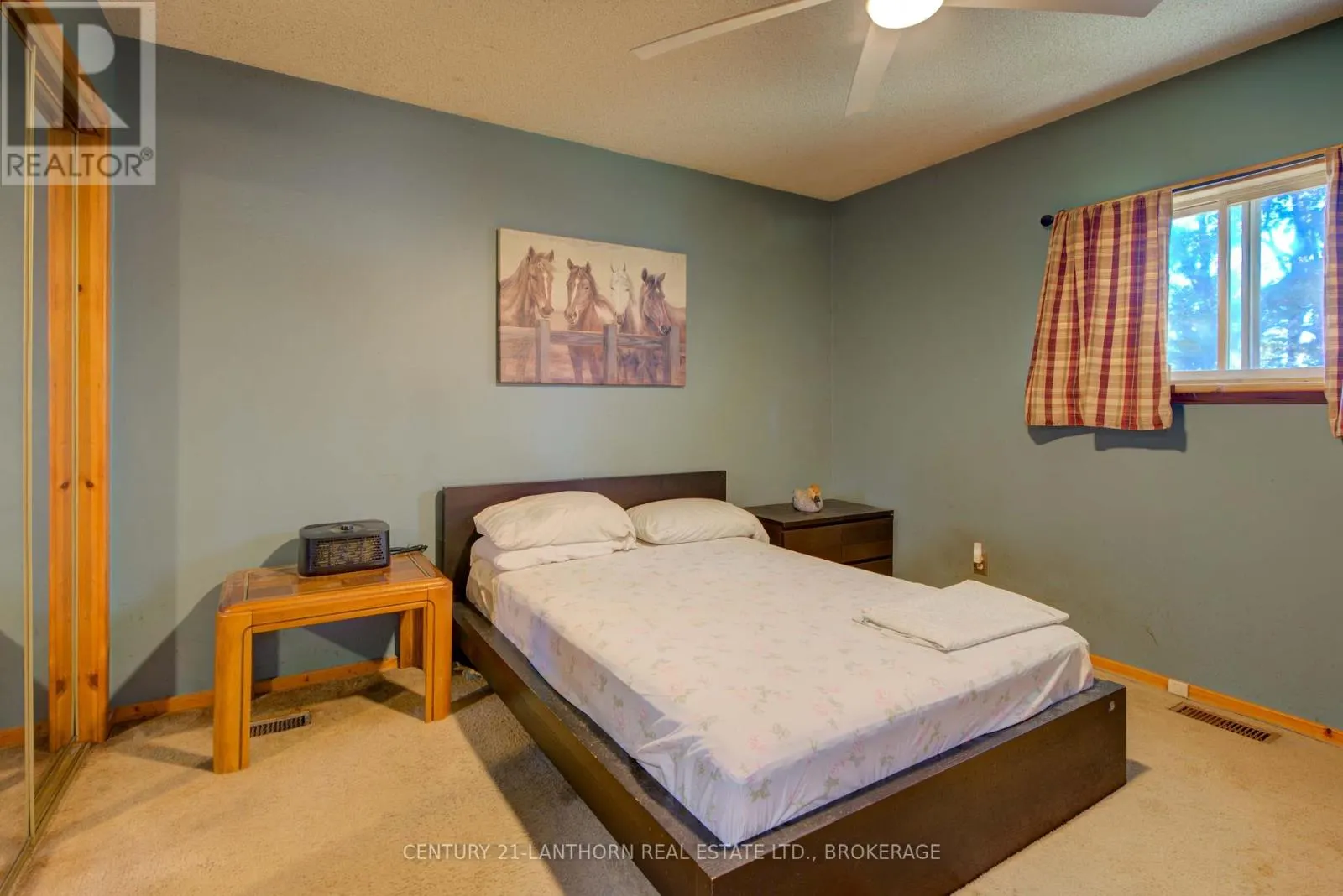 895 NINTH CONCESSION ROAD