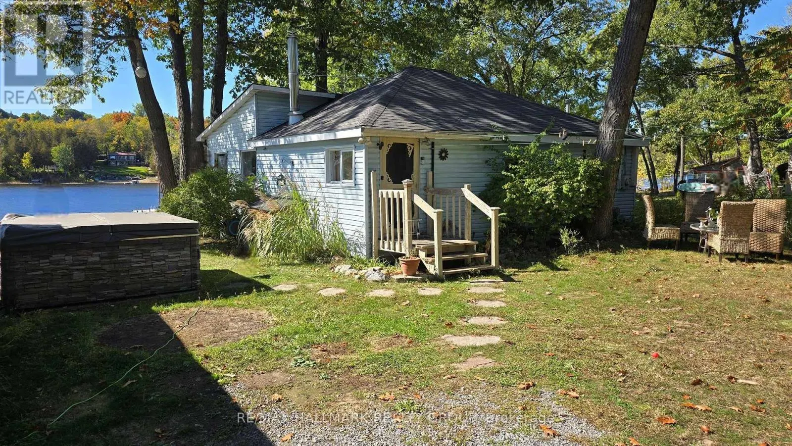 1048 BAYVIEW DRIVE