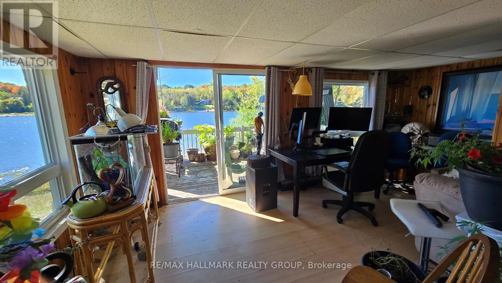 1048 BAYVIEW DRIVE