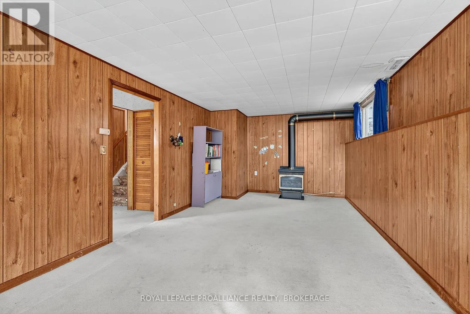 747 LAIDLAW CRESCENT