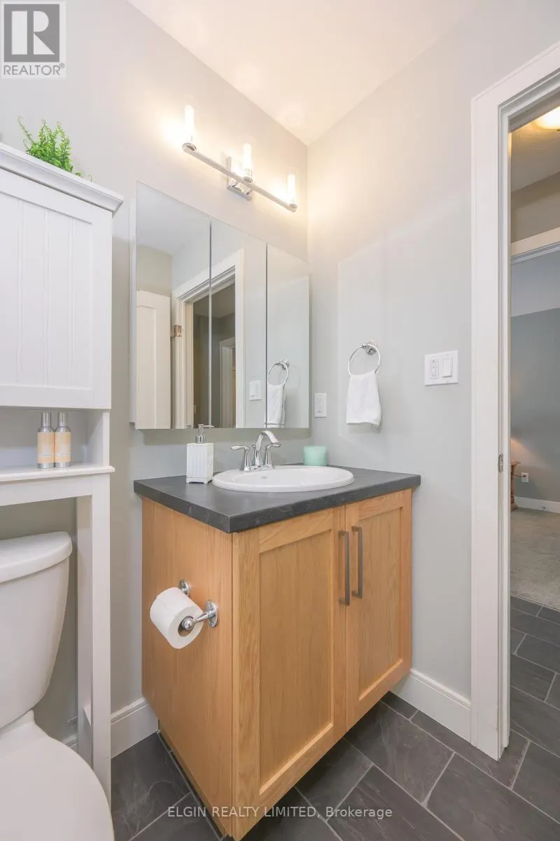 8 DEERFIELD COURT