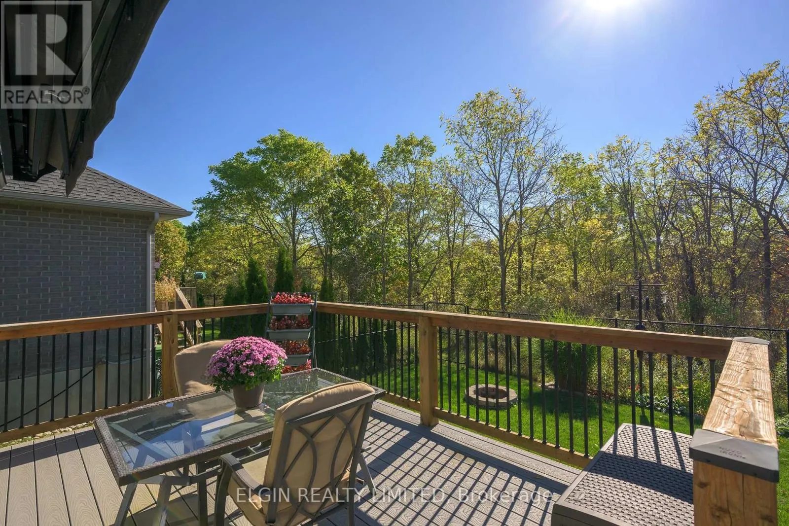 8 DEERFIELD COURT