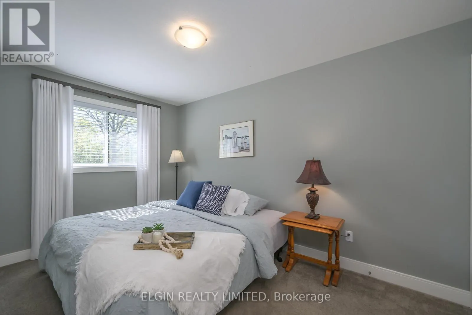 8 DEERFIELD COURT