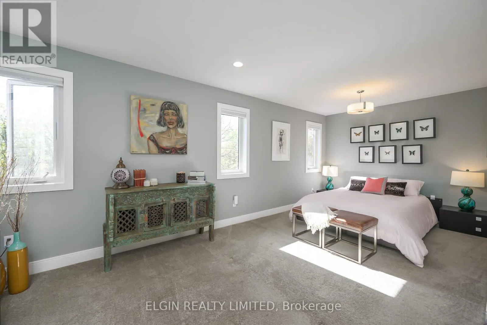 8 DEERFIELD COURT