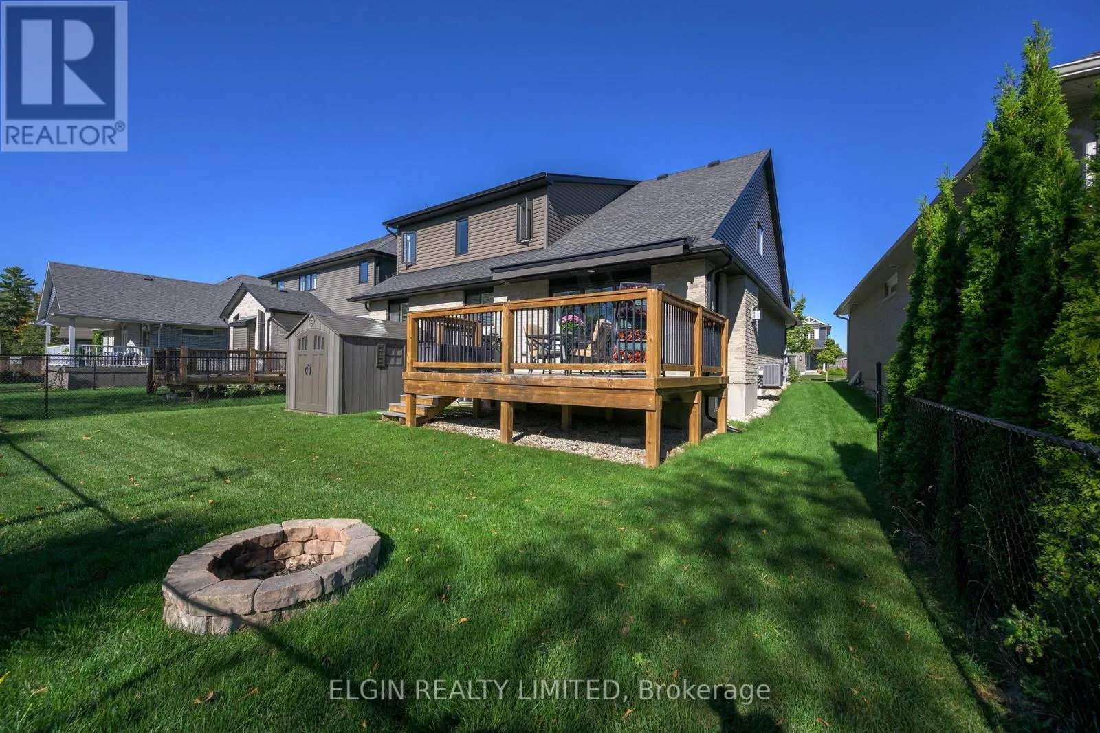 8 DEERFIELD COURT