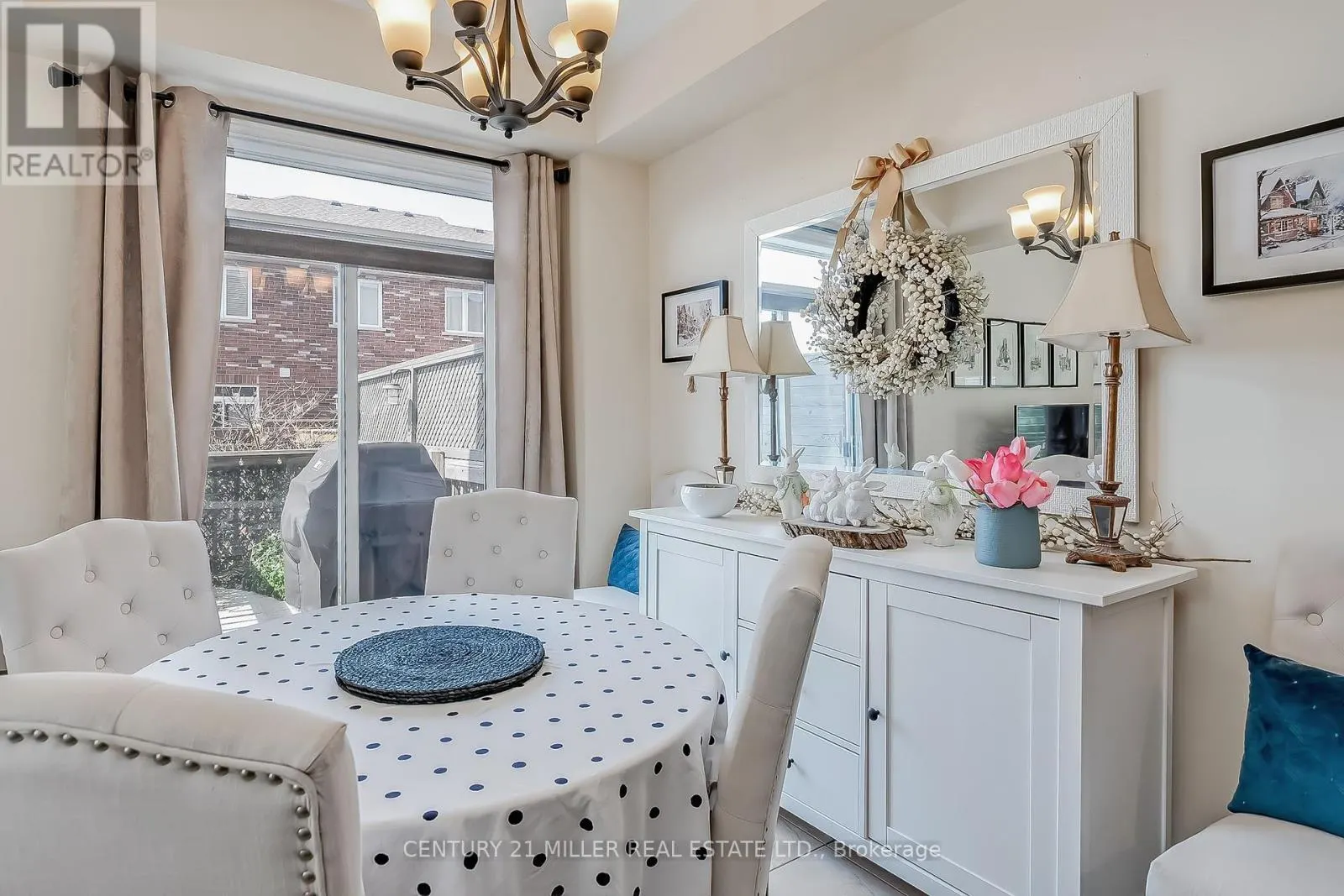 19 - 45 SEABREEZE CRESCENT