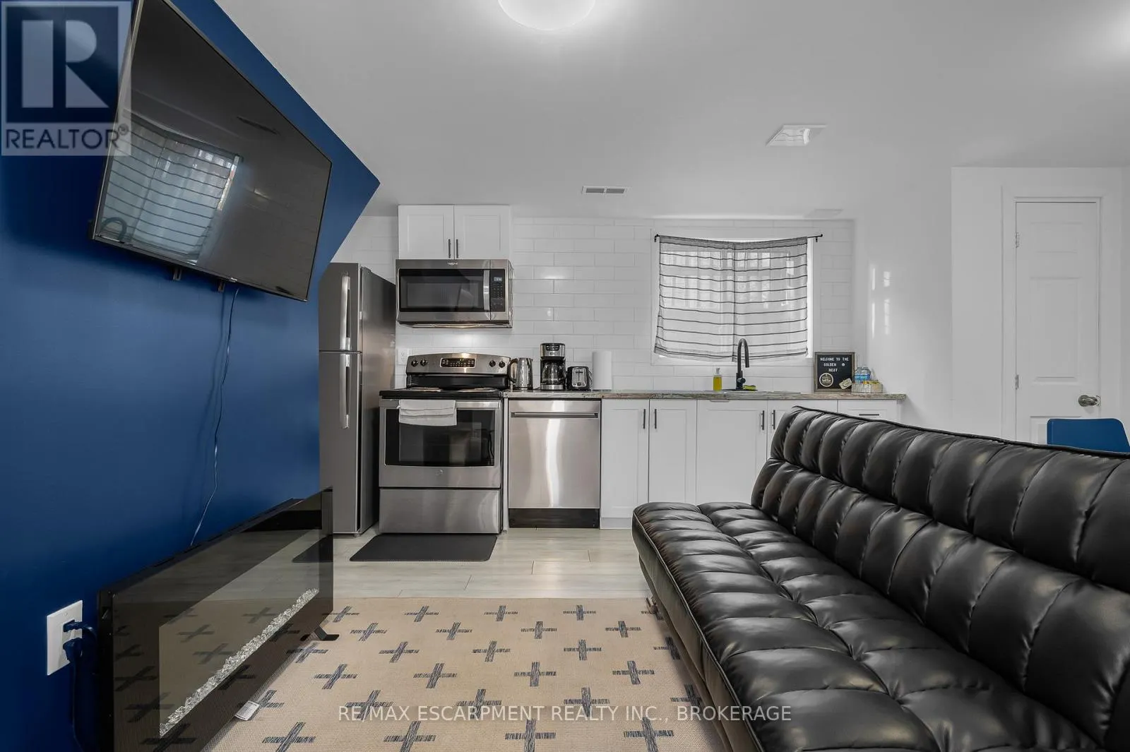 2 - 16 GOLDEN BOULEVARD E, #2