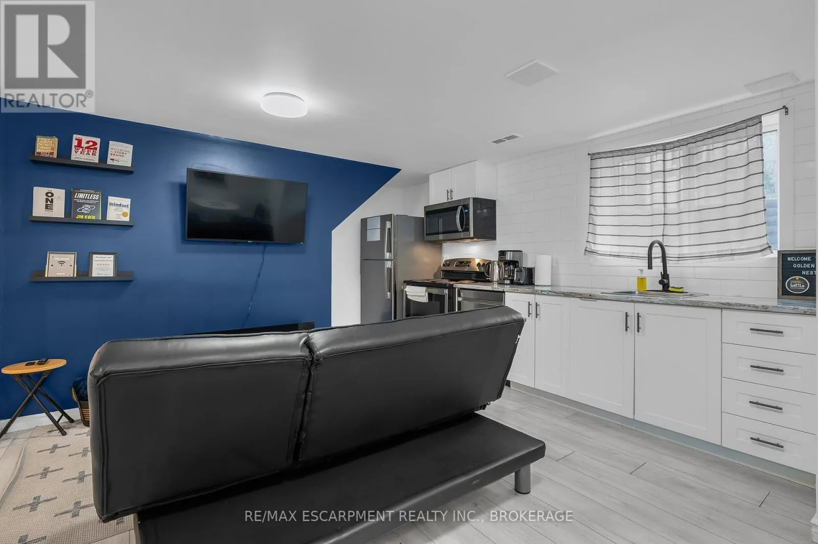 2 - 16 GOLDEN BOULEVARD E, #2