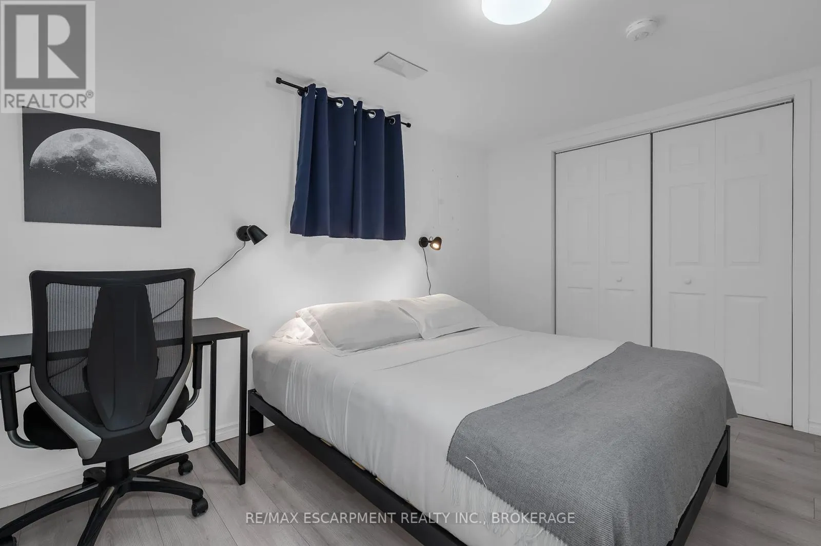 2 - 16 GOLDEN BOULEVARD E, #2
