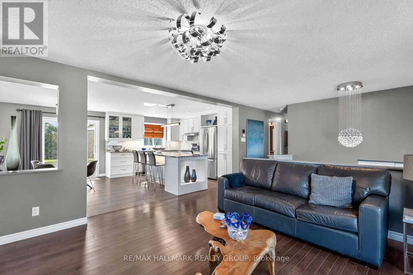 2851 GLENWOOD DRIVE