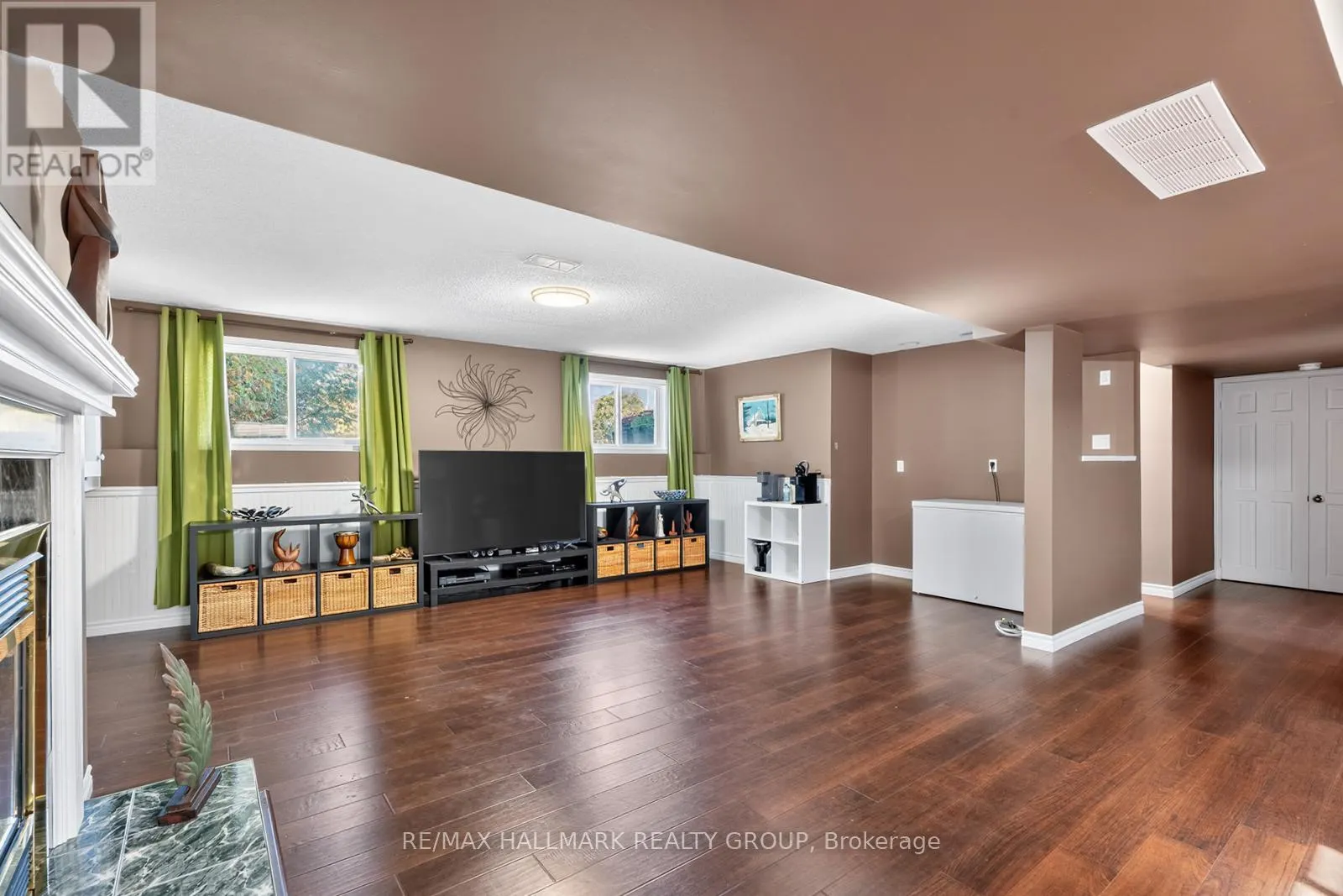 2851 GLENWOOD DRIVE