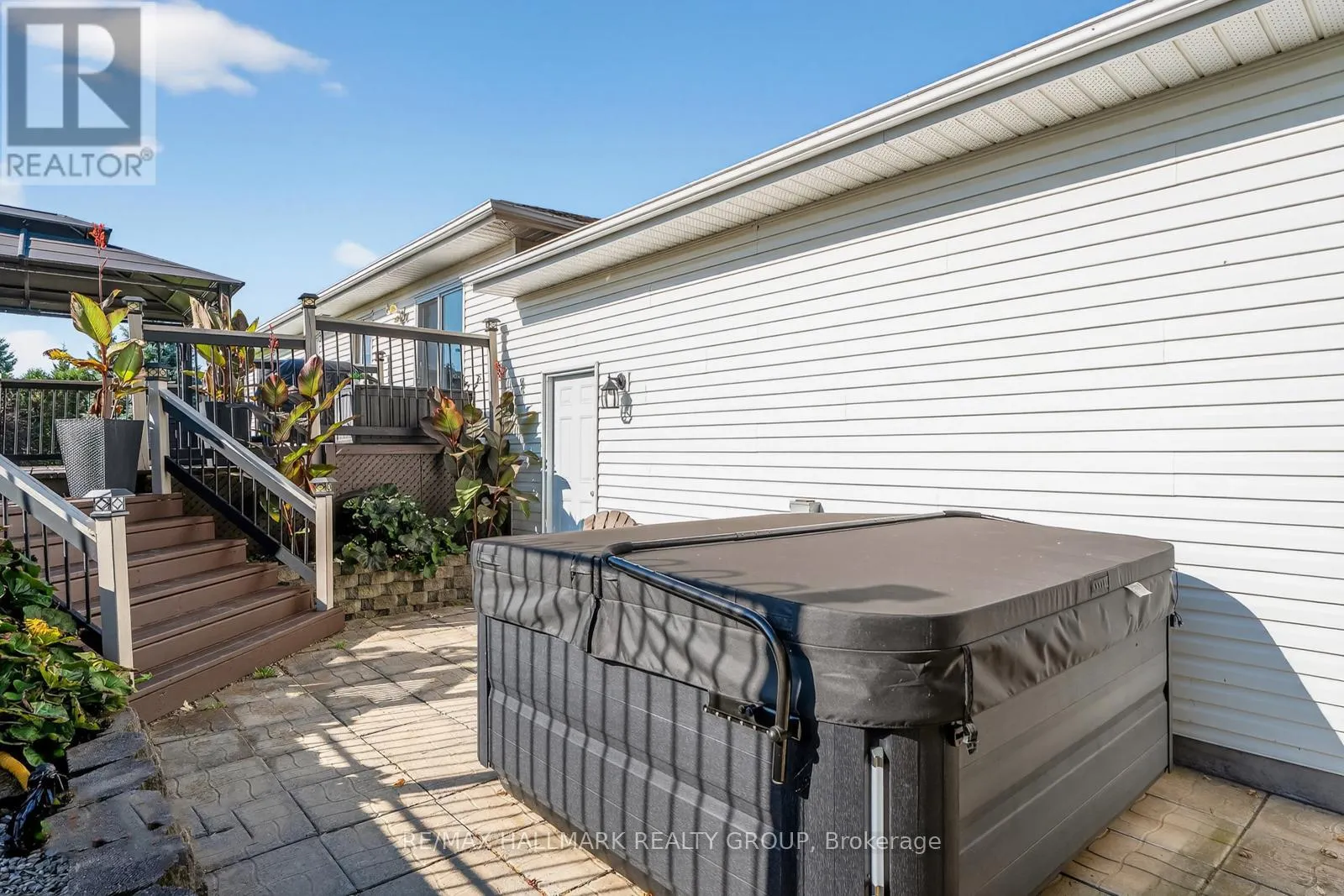 2851 GLENWOOD DRIVE