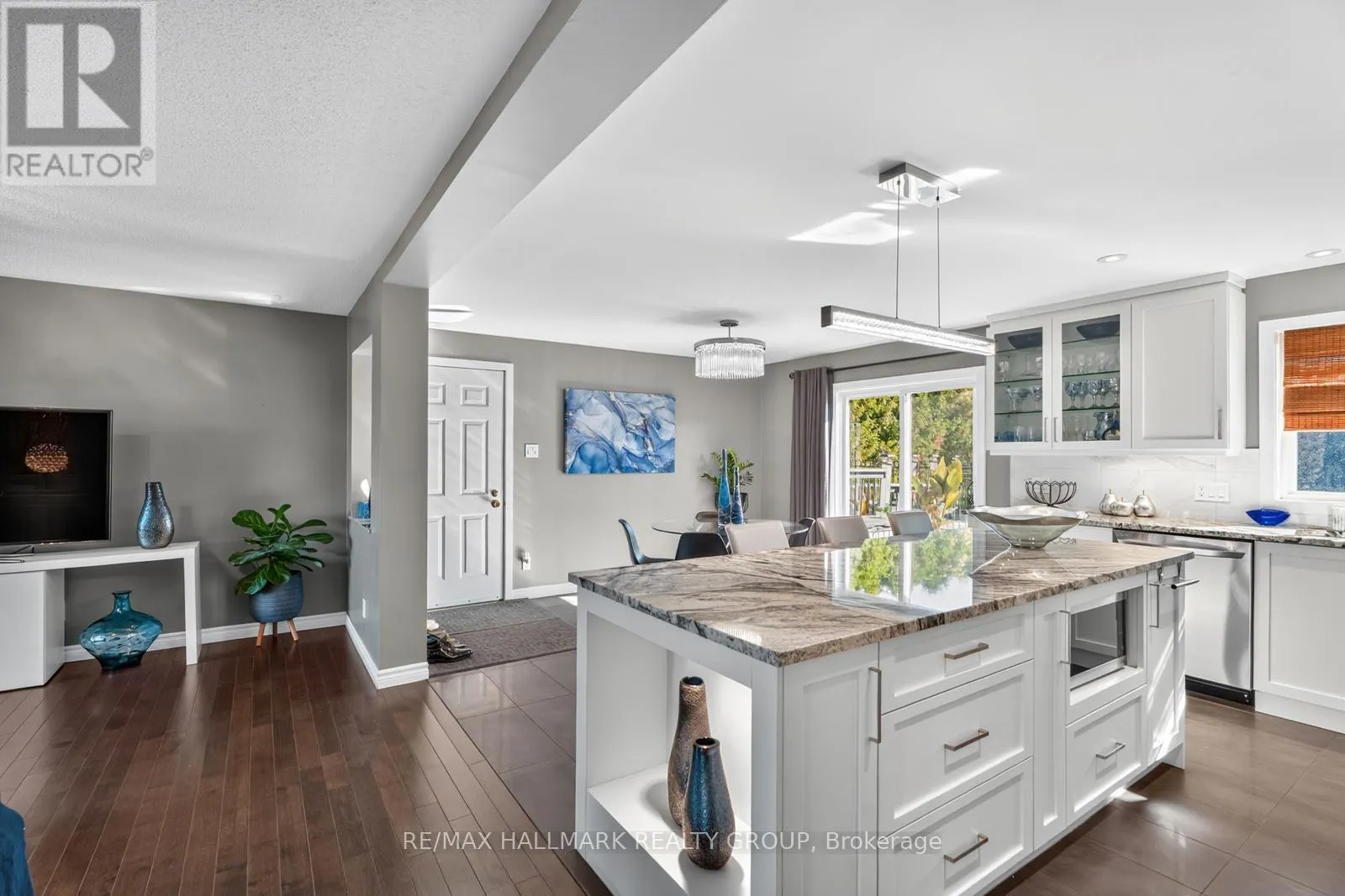 2851 GLENWOOD DRIVE