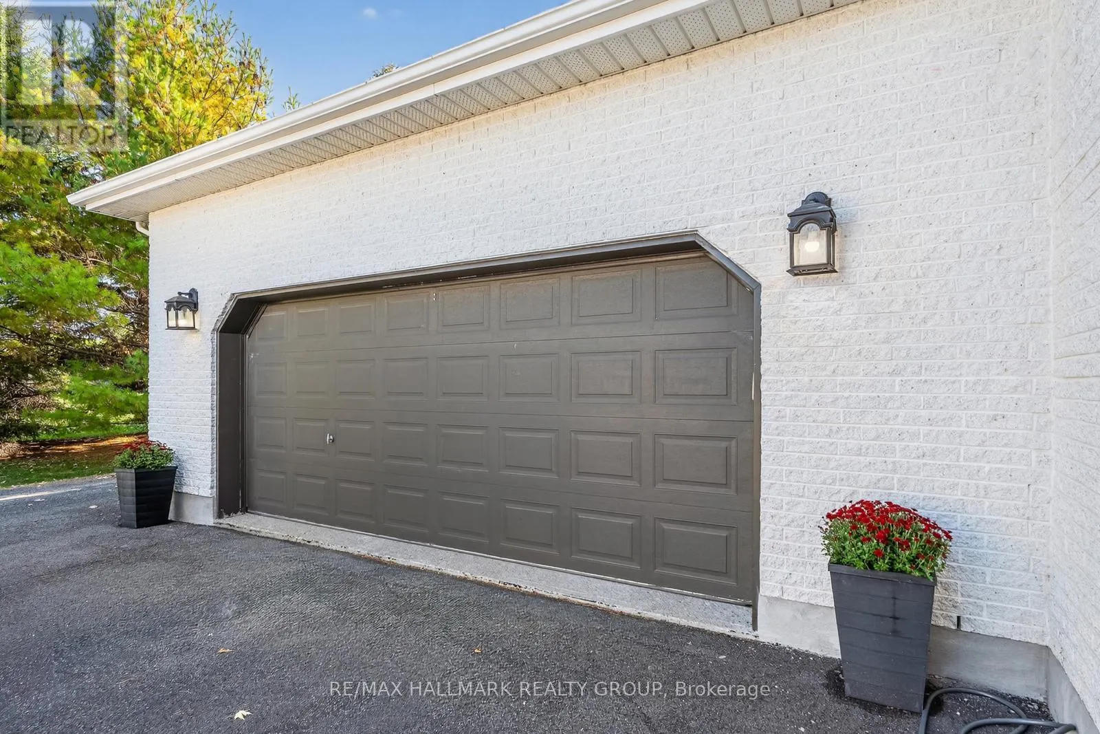 2851 GLENWOOD DRIVE
