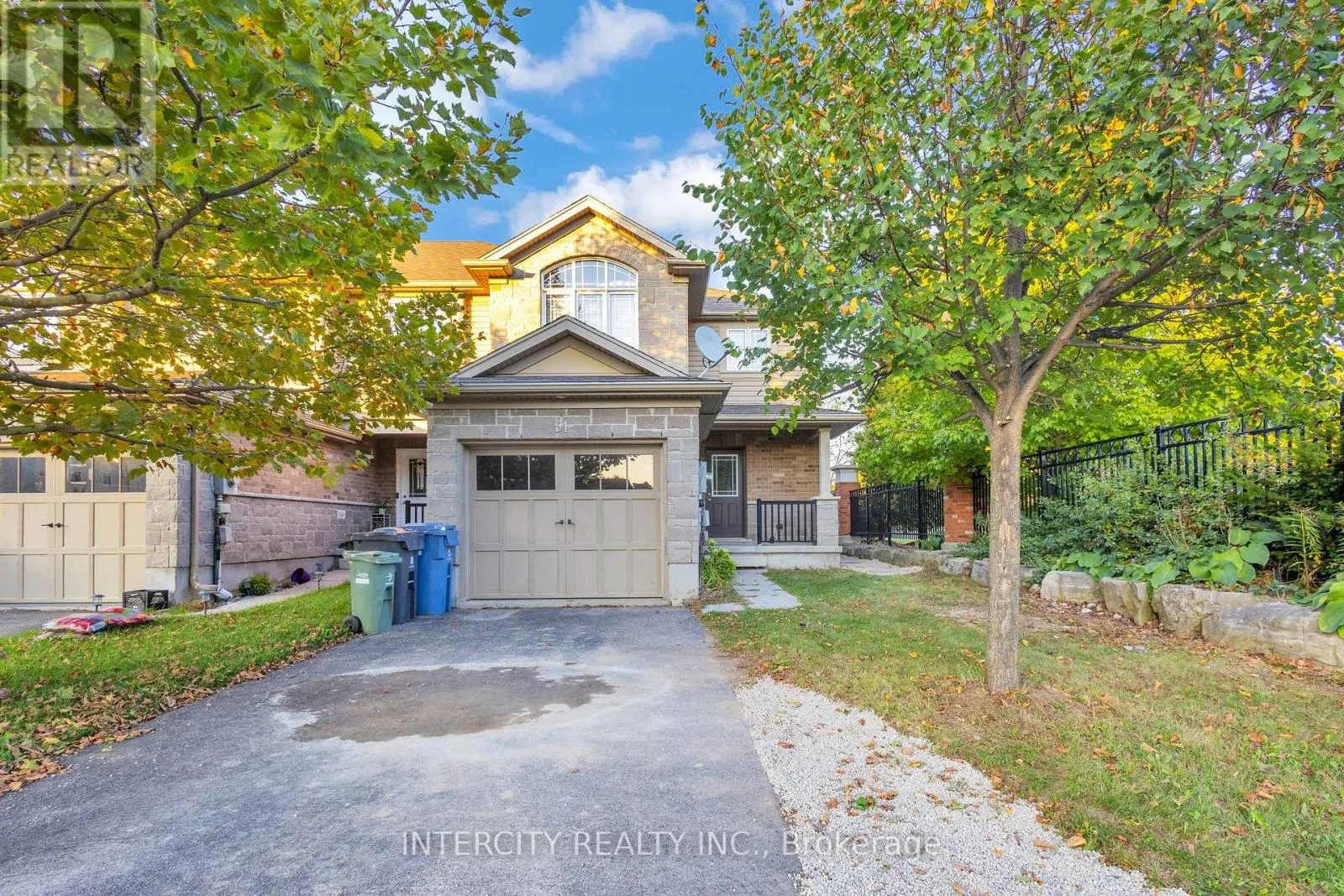 51 LAUGHLAND LANE