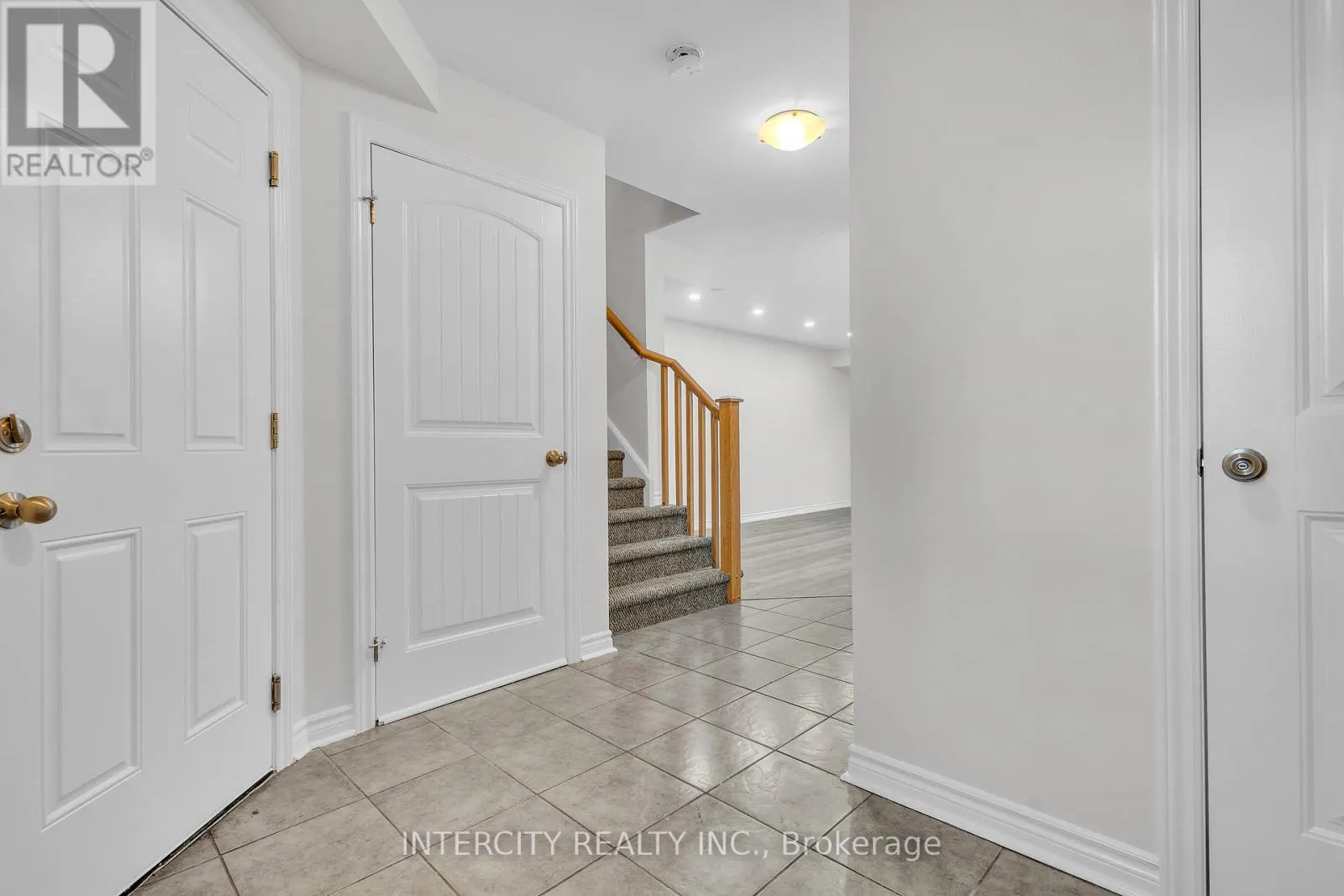 51 LAUGHLAND LANE