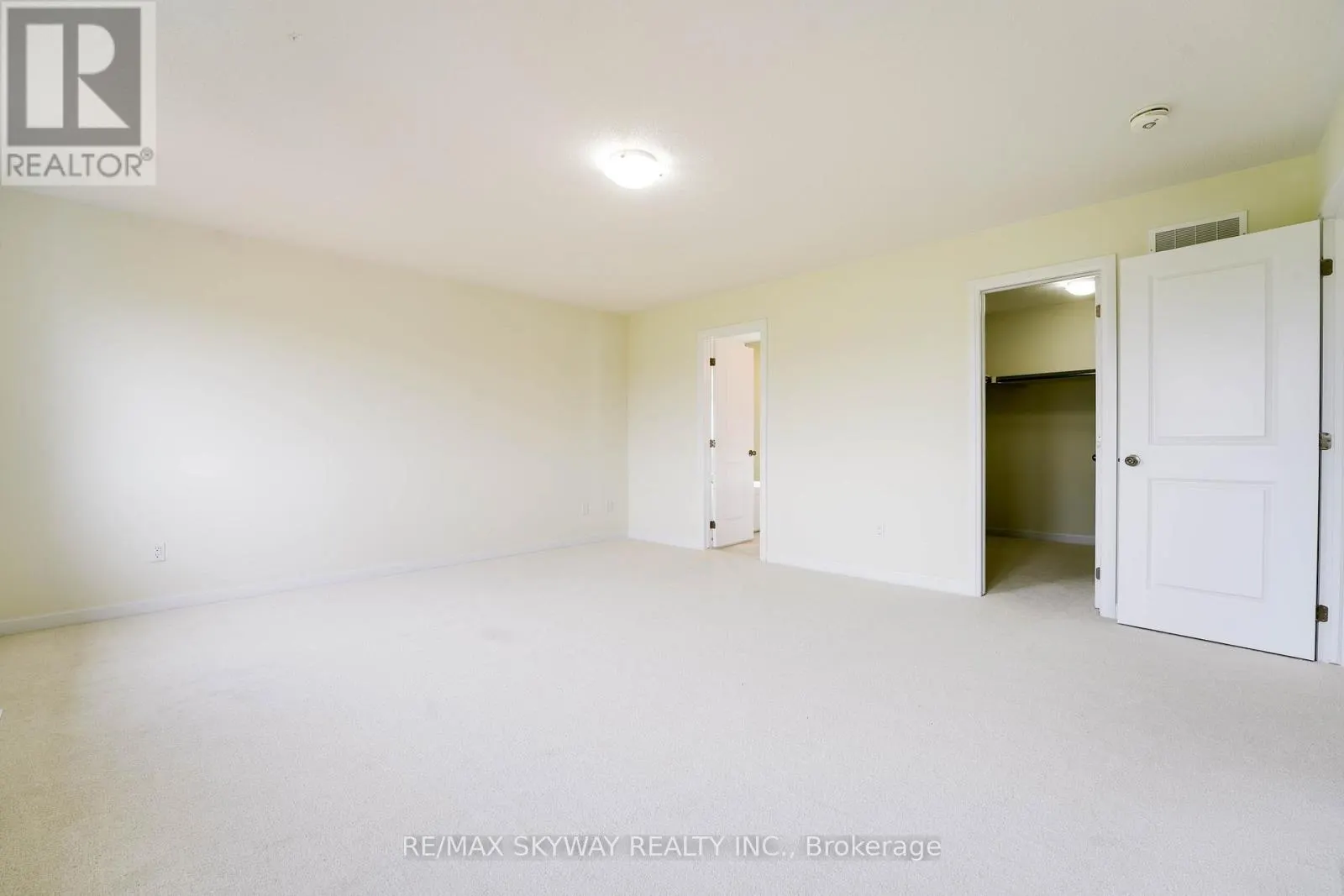 76 GOLF LINKS DRIVE