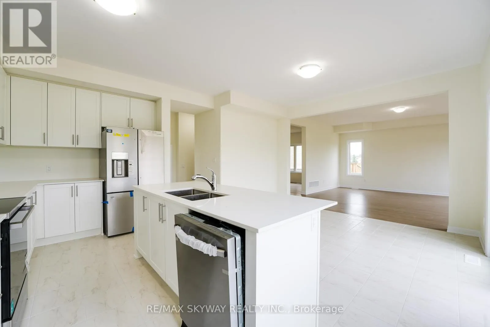 76 GOLF LINKS DRIVE
