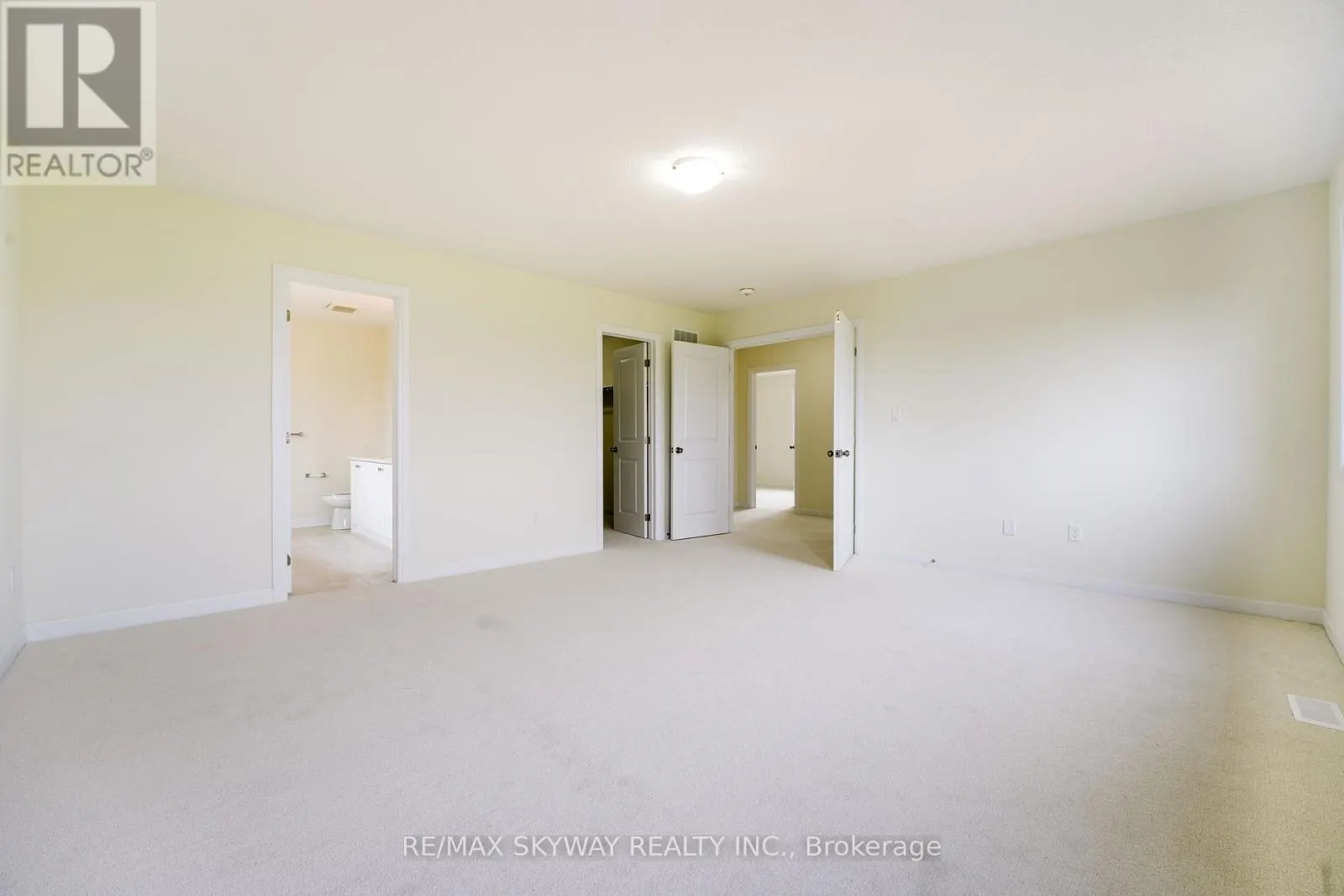 76 GOLF LINKS DRIVE