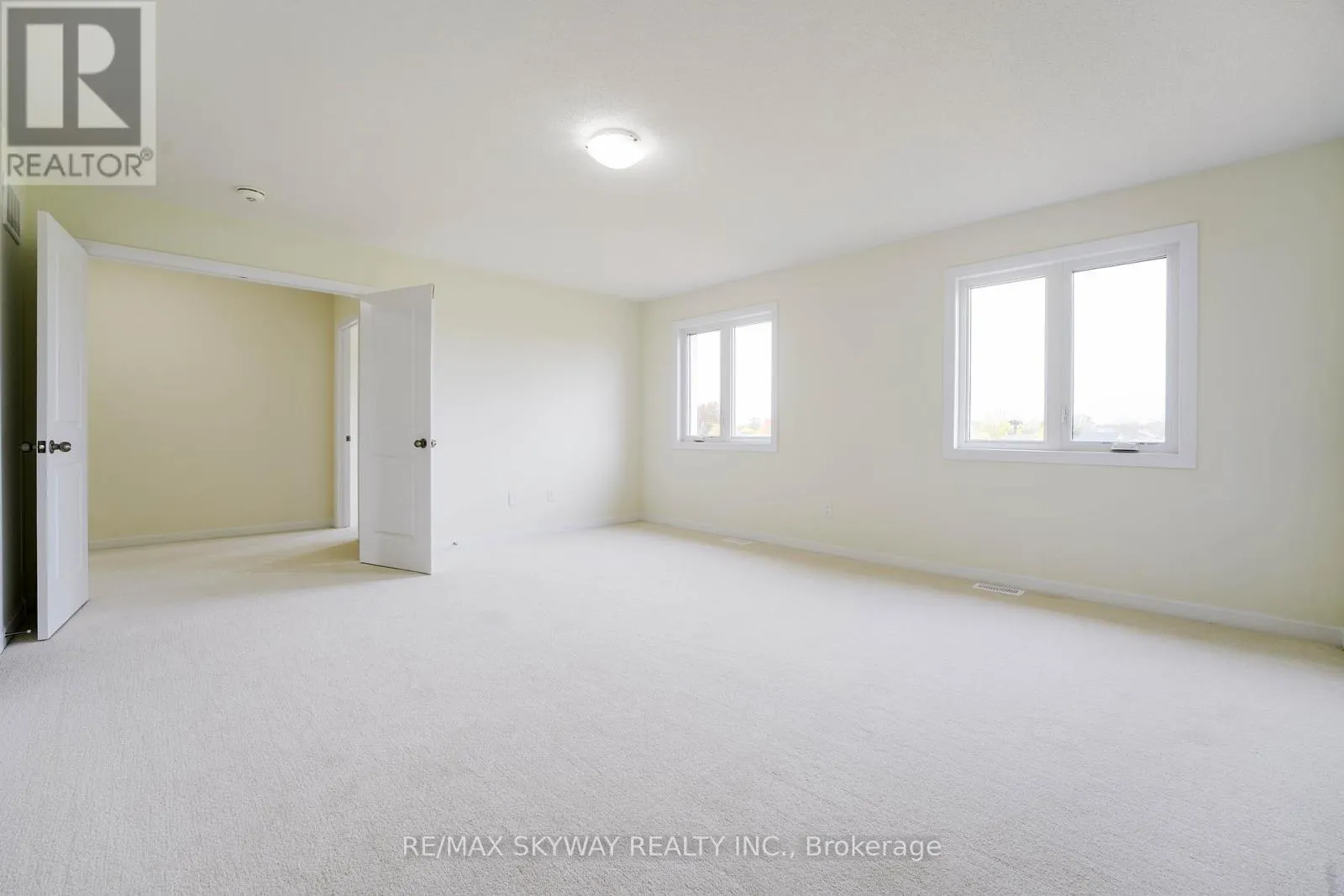 76 GOLF LINKS DRIVE
