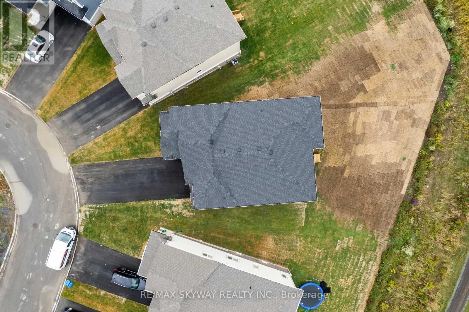 76 GOLF LINKS DRIVE