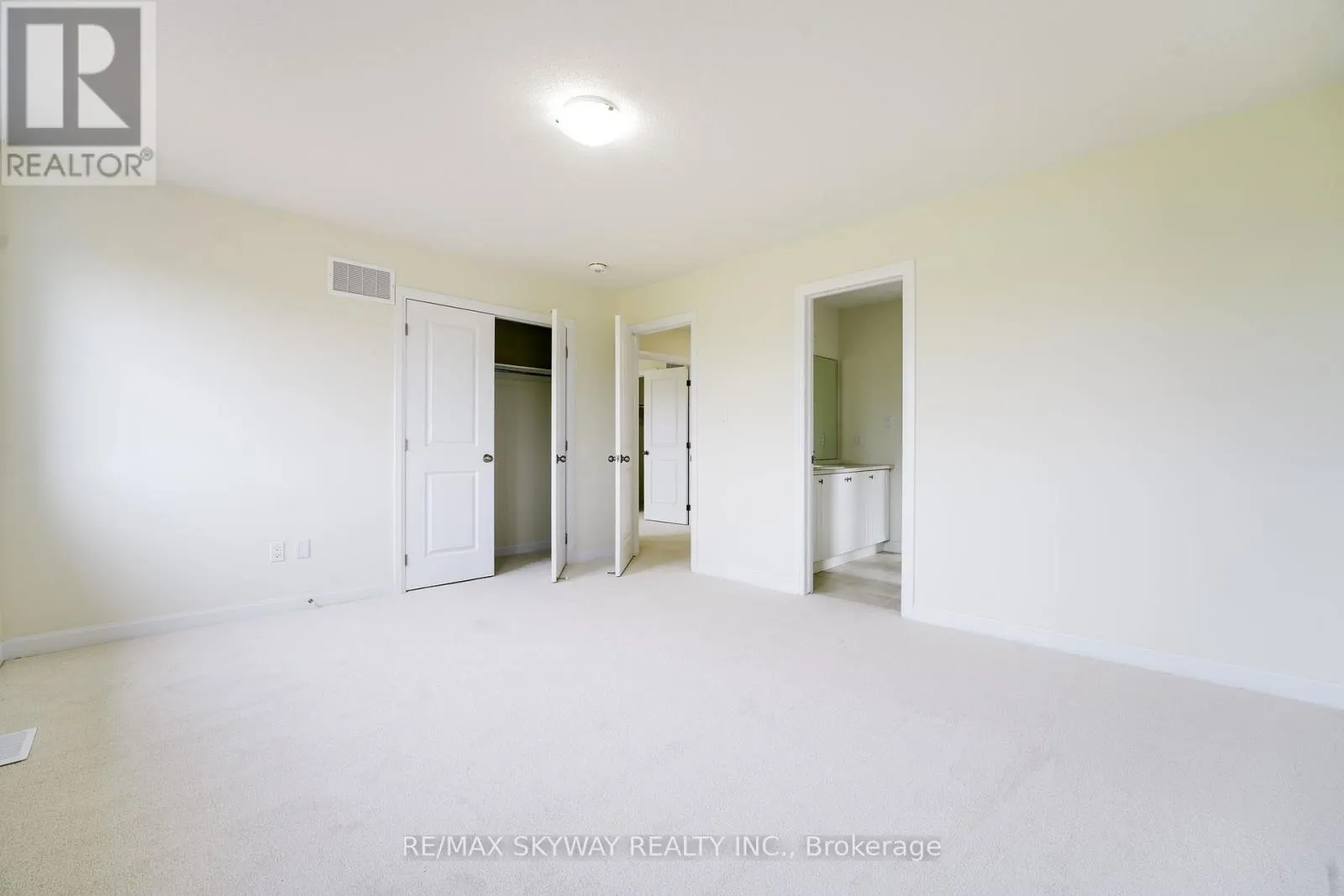 76 GOLF LINKS DRIVE