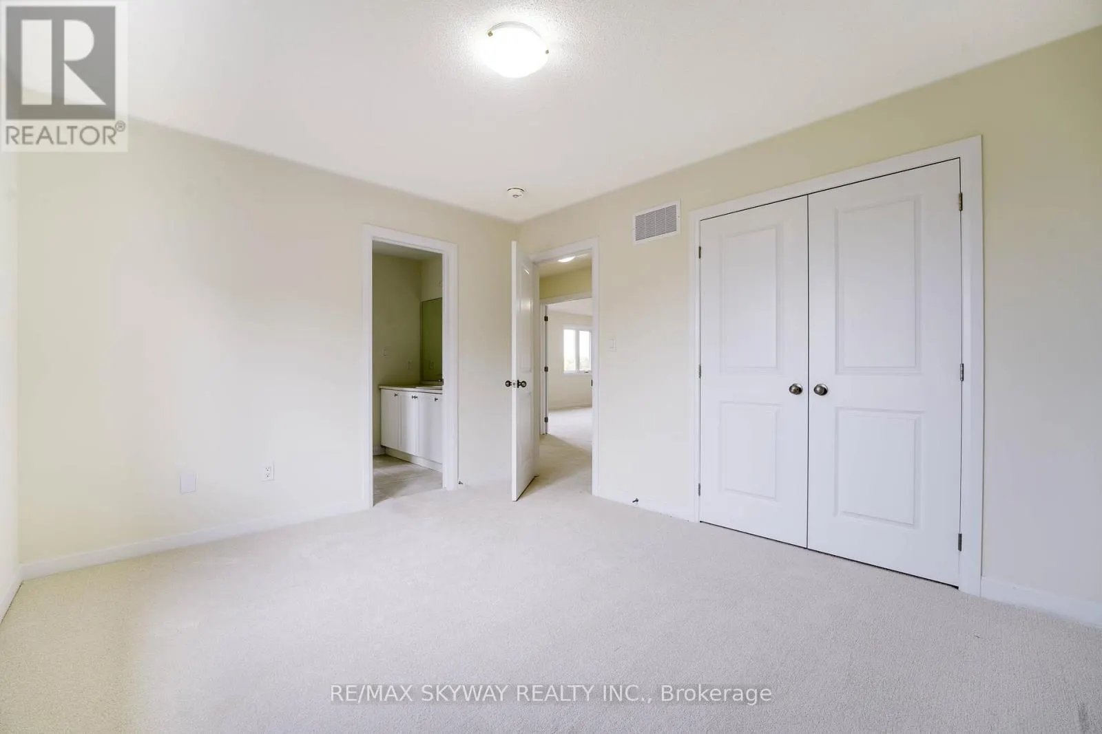 76 GOLF LINKS DRIVE