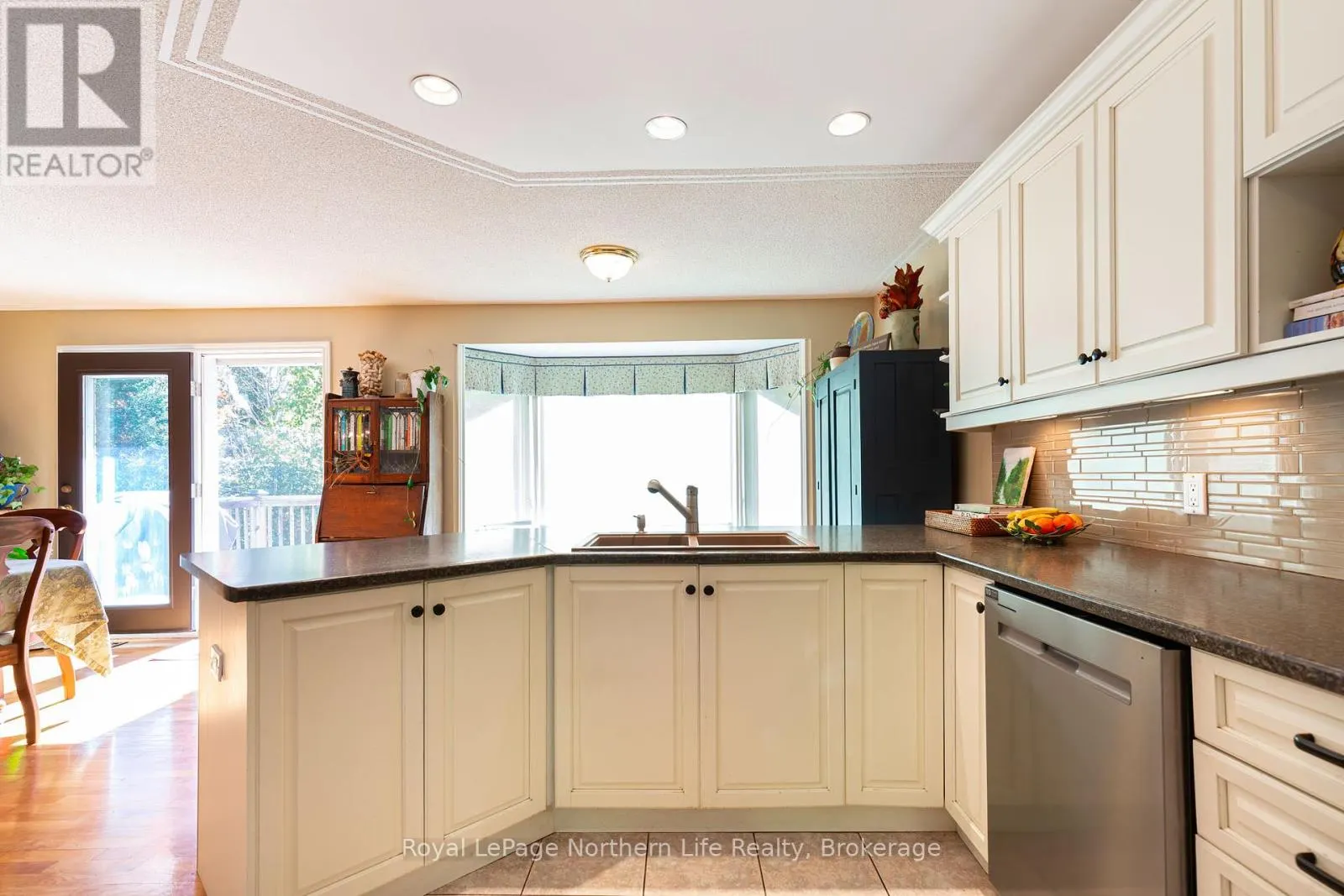 389 CARMICHAEL DRIVE