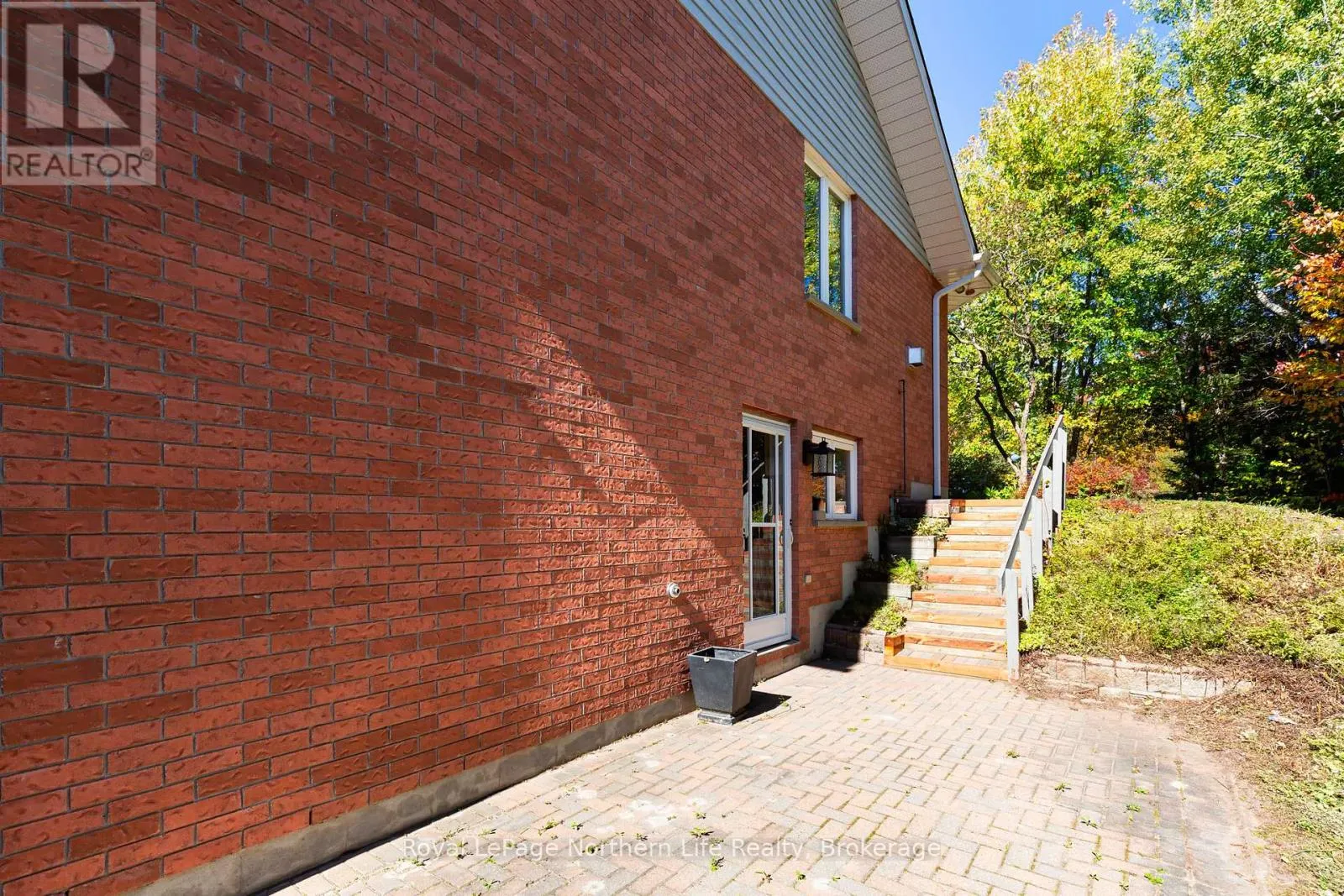 389 CARMICHAEL DRIVE
