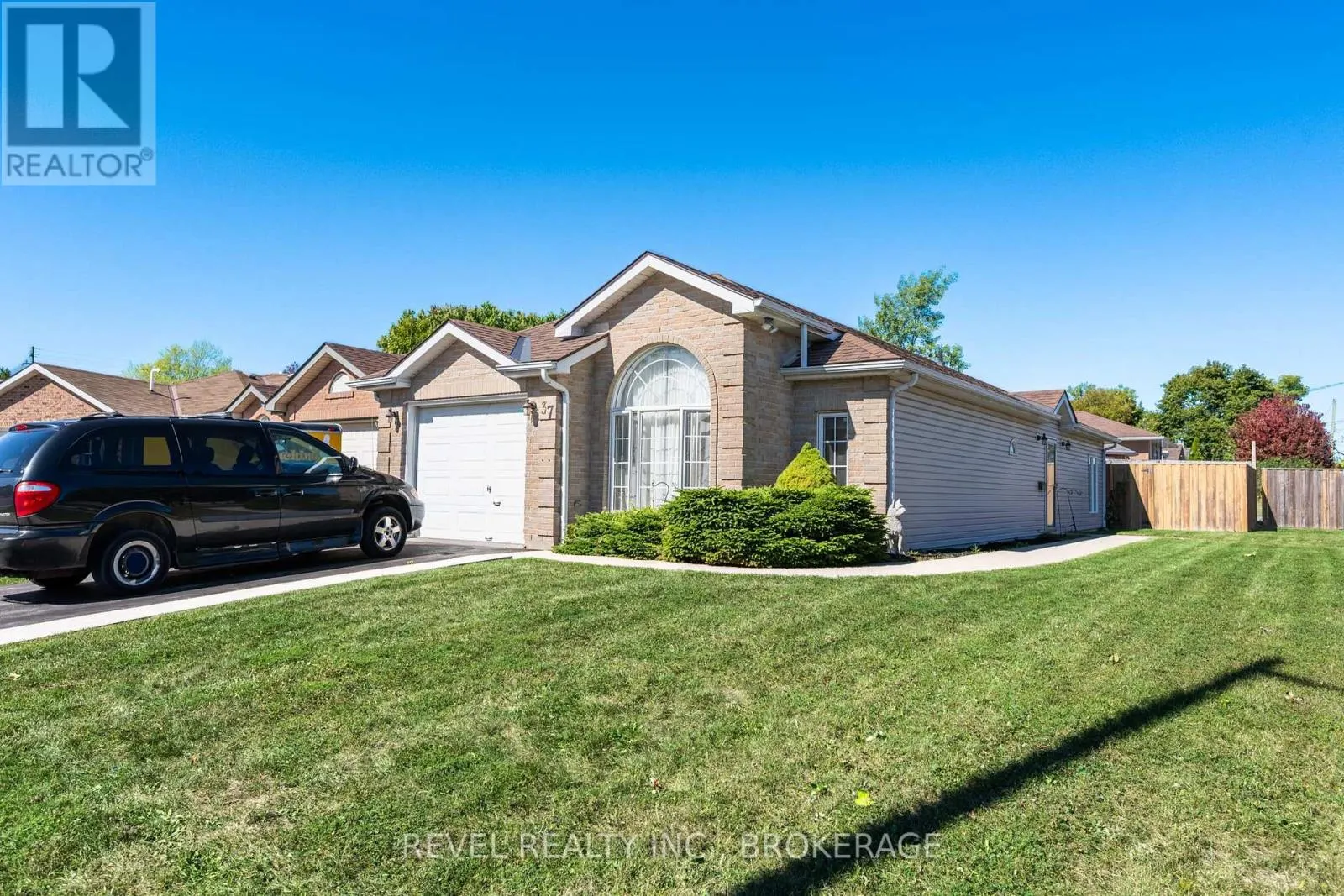 37 WILFRED CRESCENT
