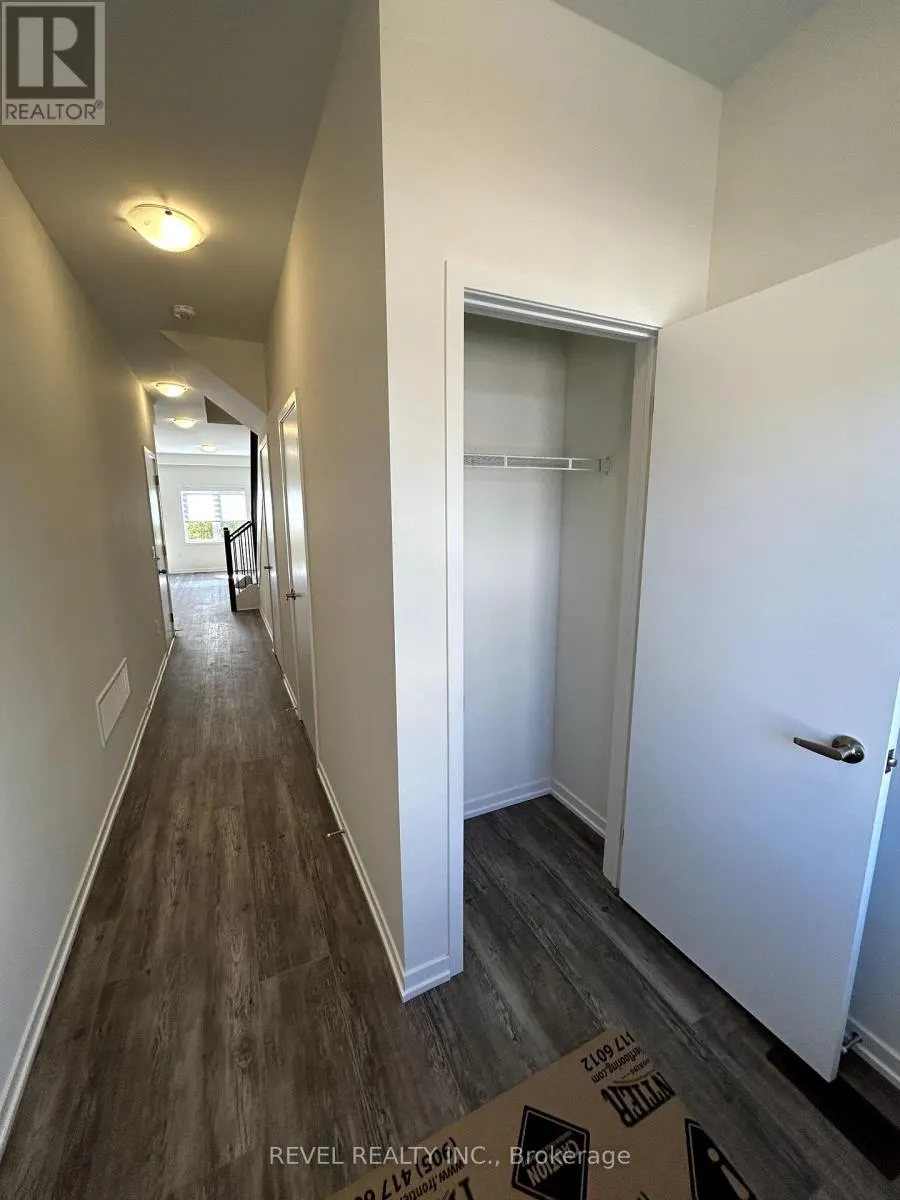 25 RADIUM LANE