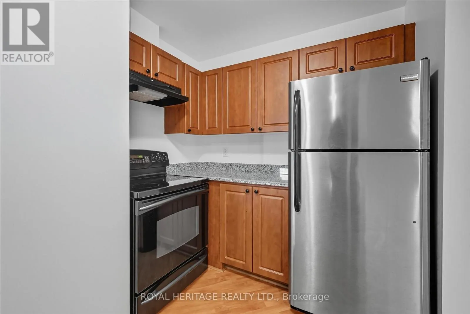 615 - 135 JAMES STREET S