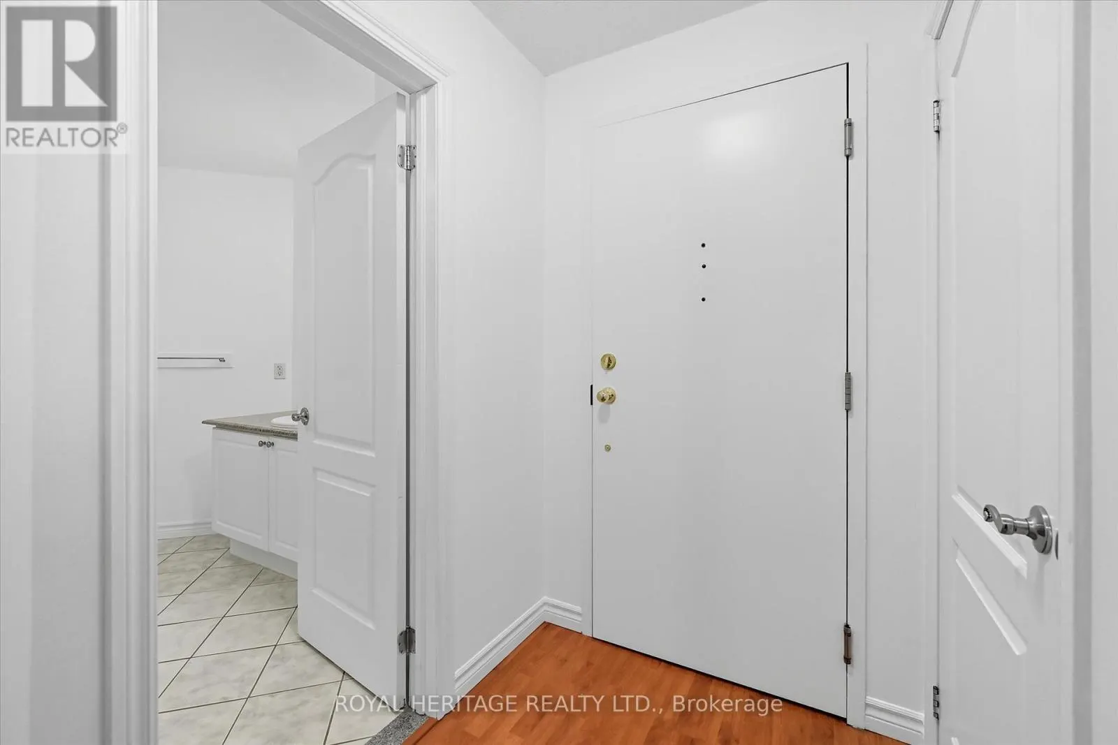 615 - 135 JAMES STREET S