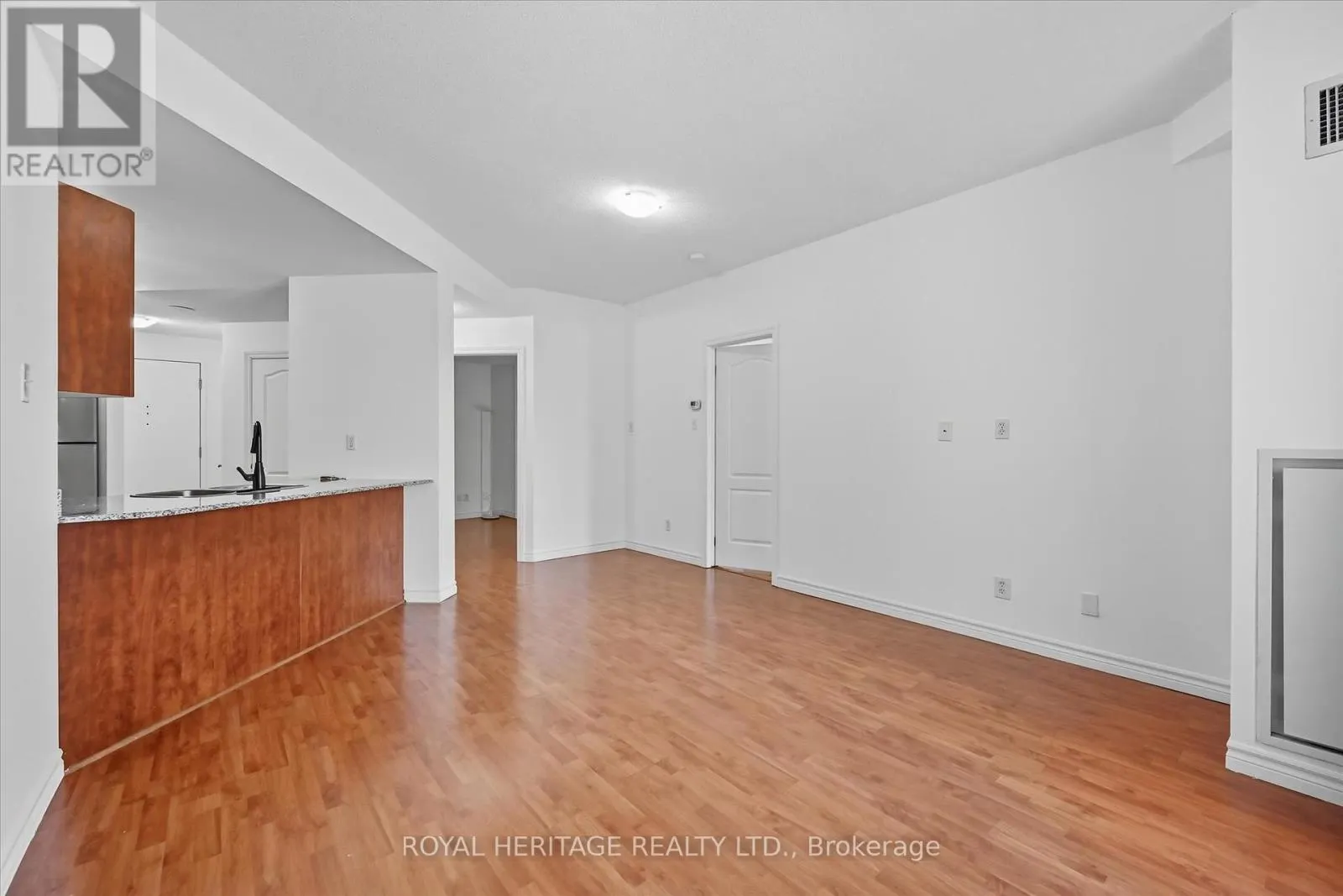 615 - 135 JAMES STREET S