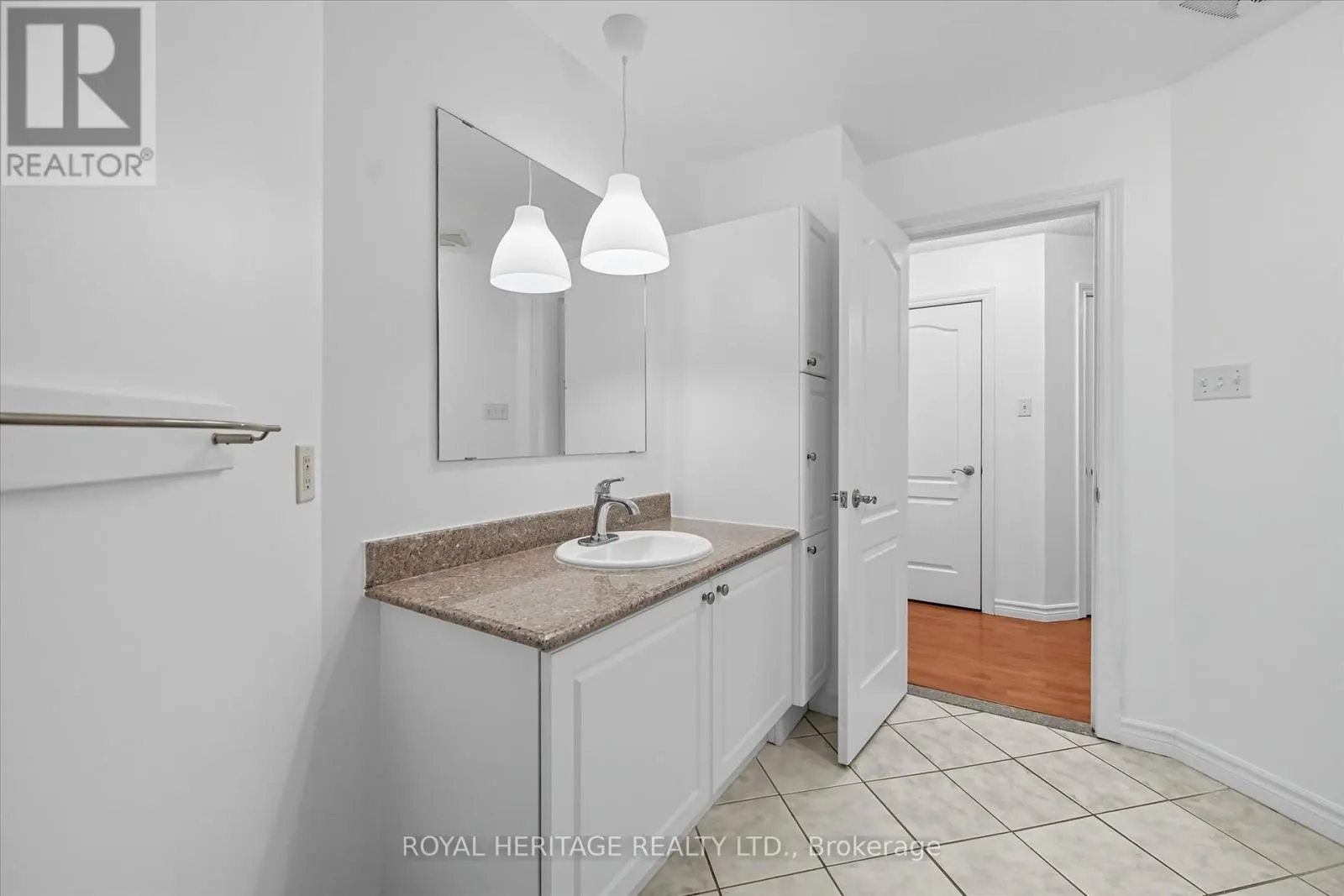 615 - 135 JAMES STREET S