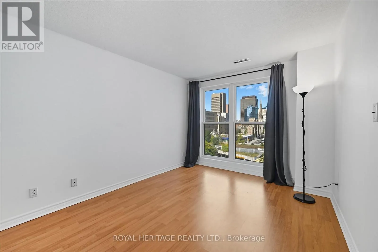 615 - 135 JAMES STREET S
