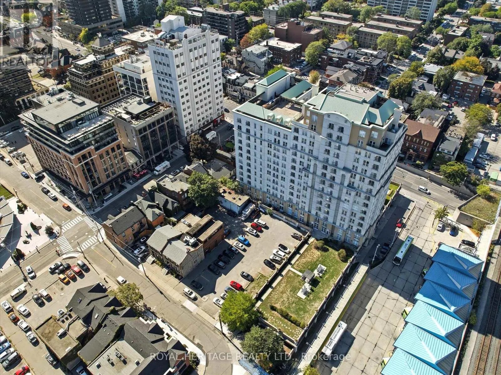 615 - 135 JAMES STREET S