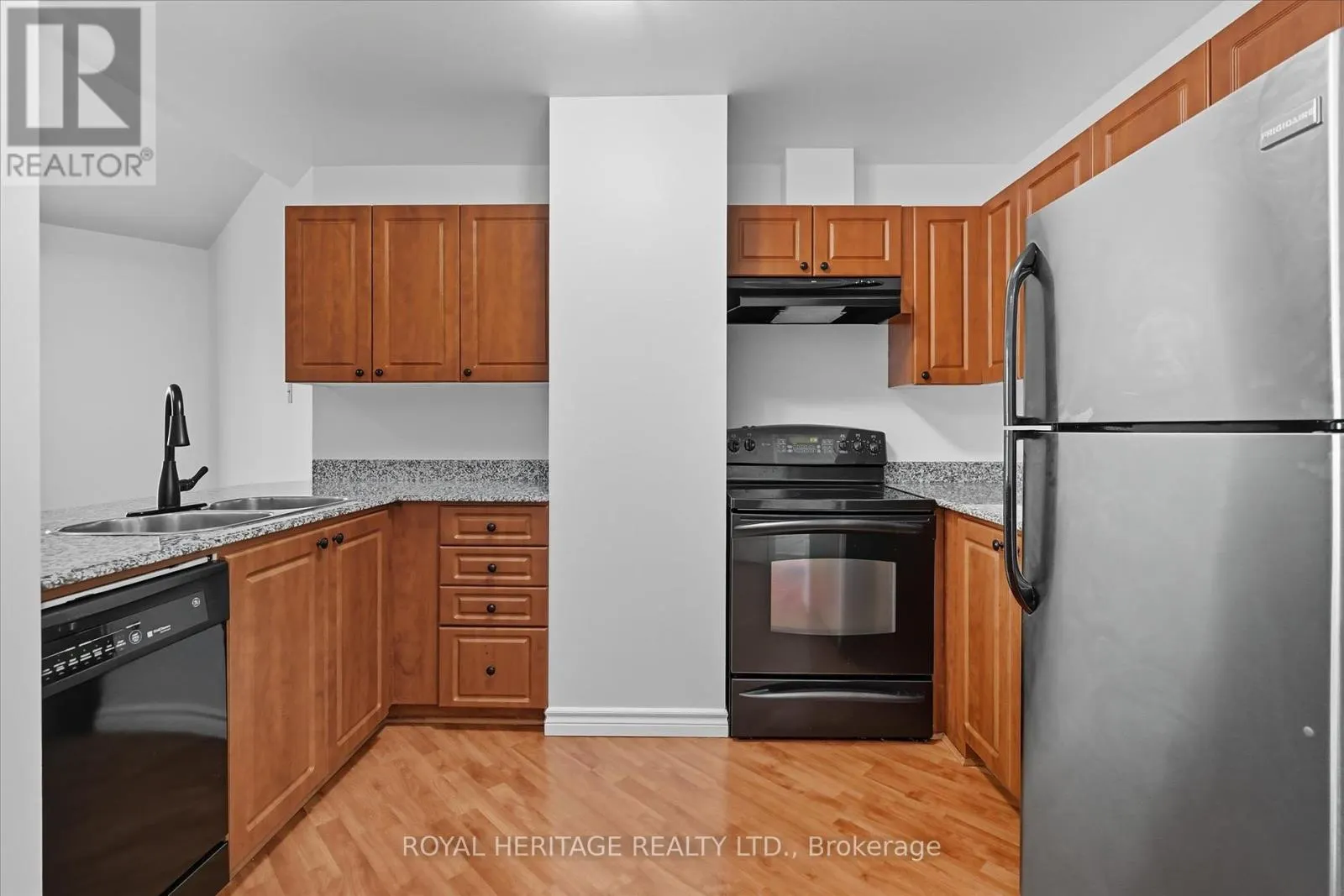 615 - 135 JAMES STREET S