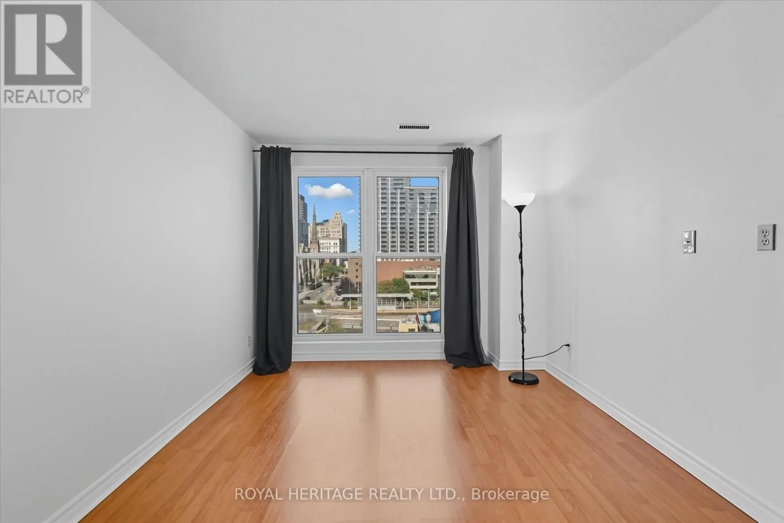 615 - 135 JAMES STREET S