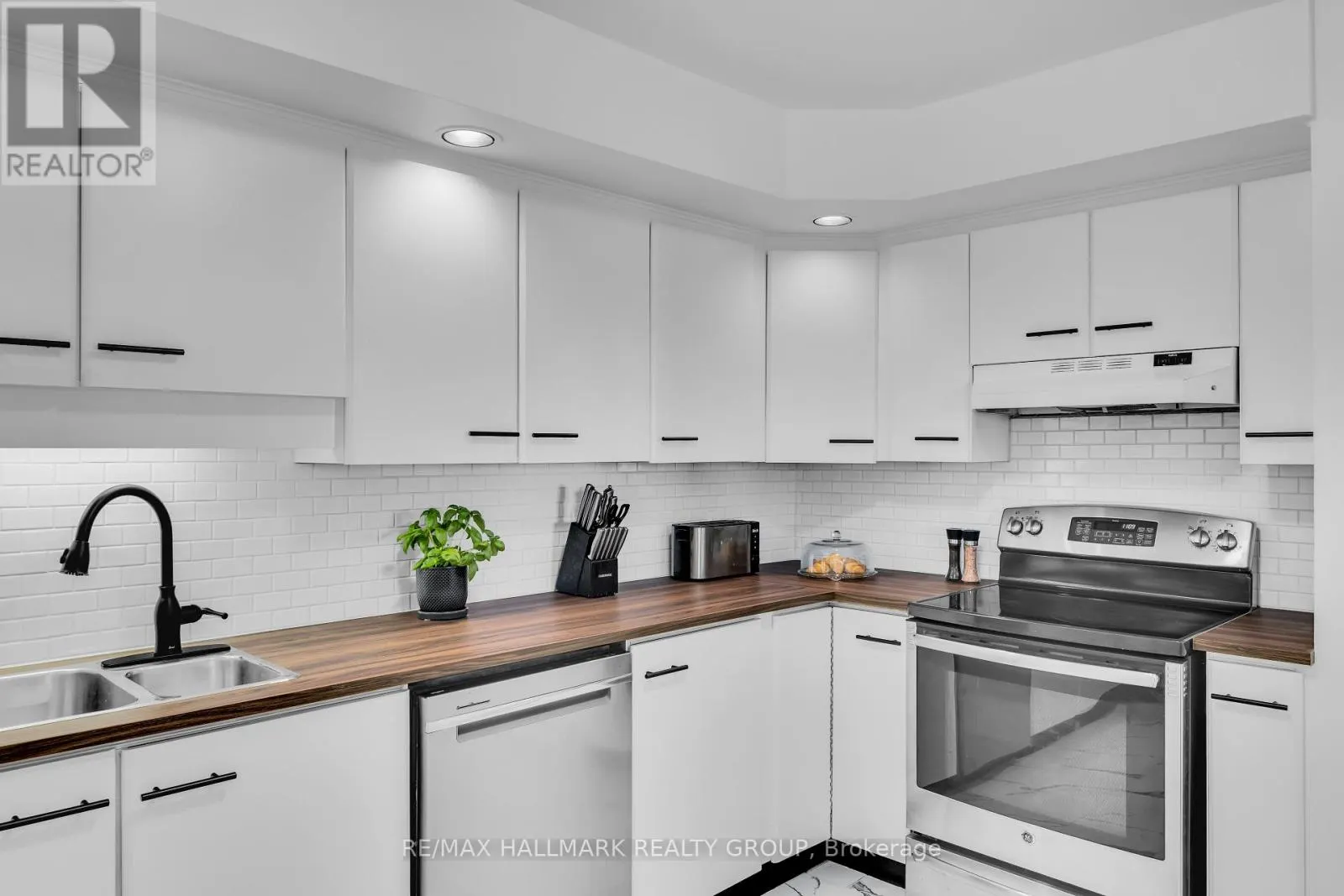 3 - 5 TIMBERVIEW WAY