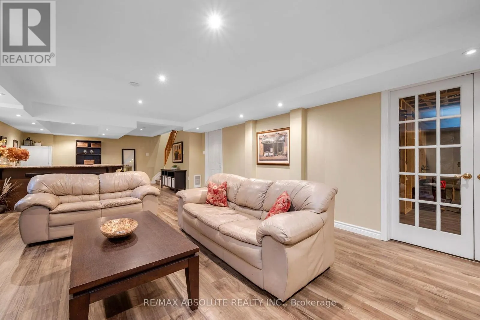 1601 SHAUNA CRESCENT
