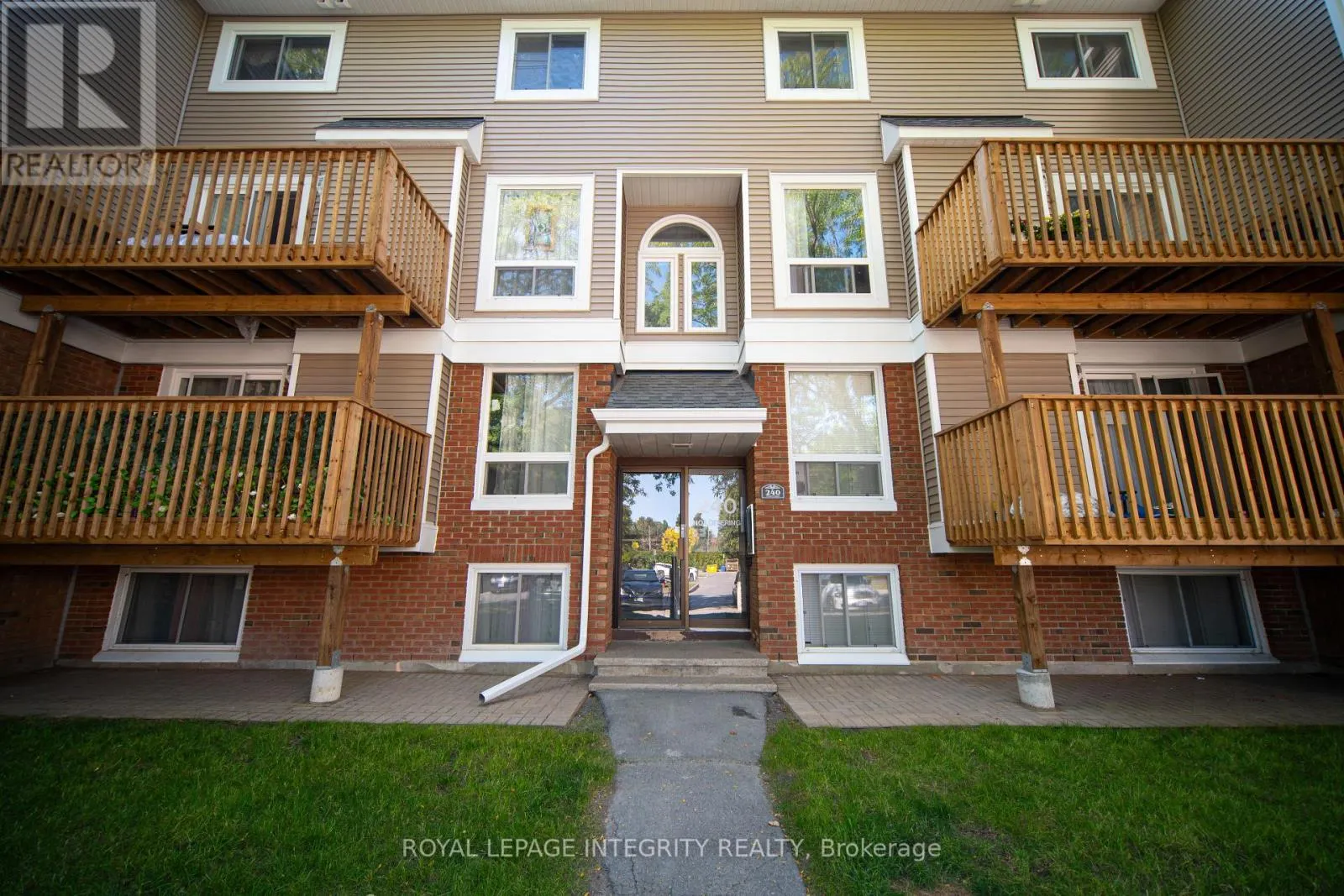8 - 240 FENERTY COURT